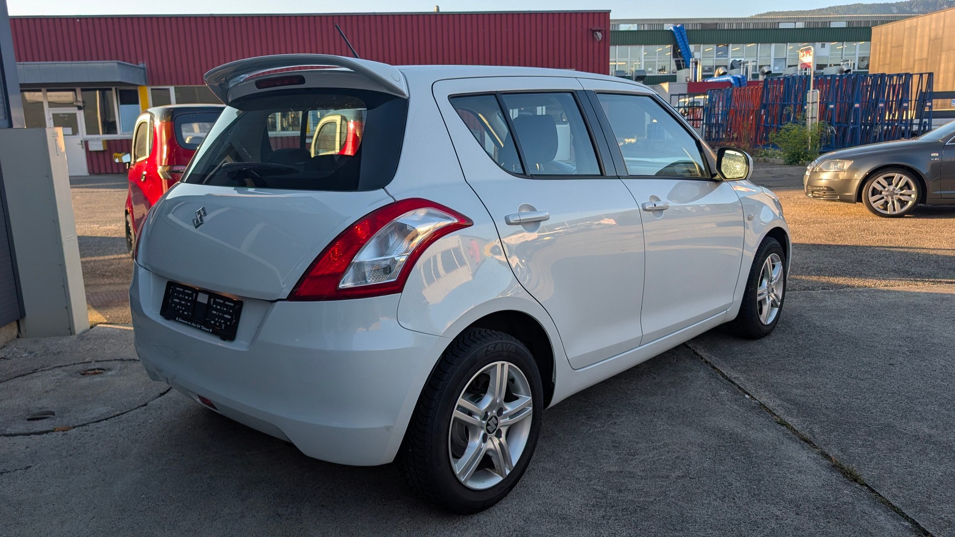 SUZUKI Swift 1.2i 16V GL Top-showroom-element-3