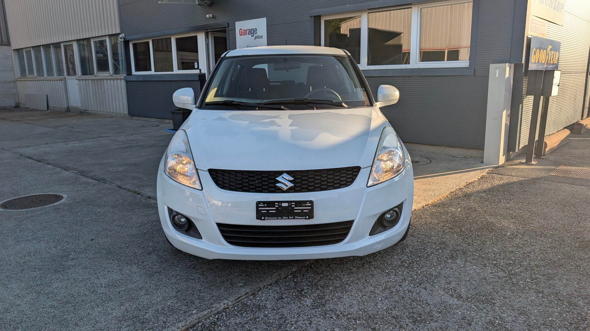 SUZUKI Swift 1.2i 16V GL Top-showroom-element-1