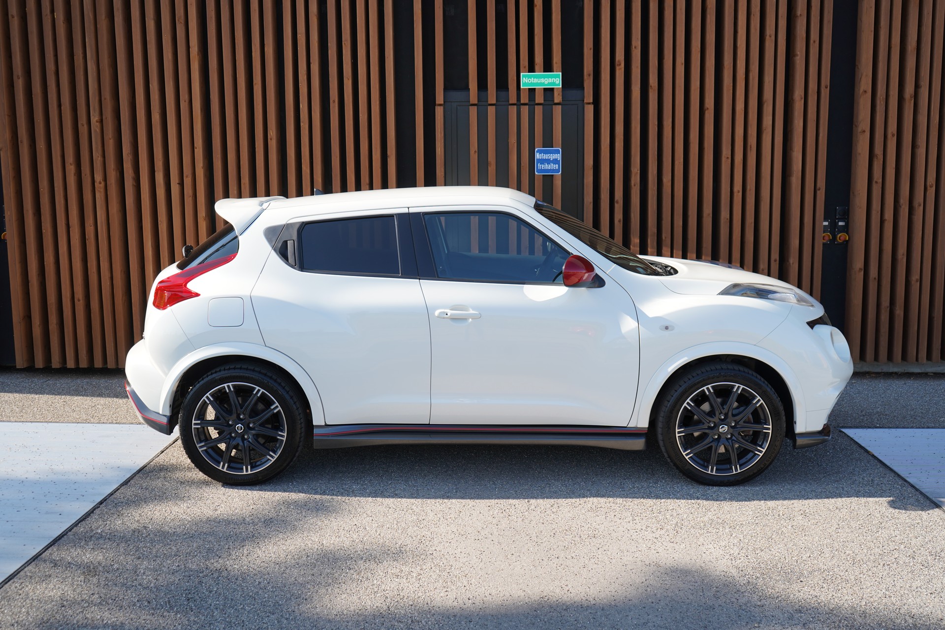 NISSAN JUKE 1.6 DIG-T NISMO 4x4 XTRONIC M-CVT l 200 PS-showroom-element-2