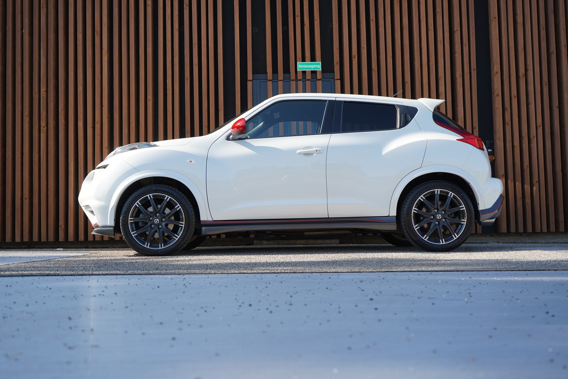 NISSAN JUKE 1.6 DIG-T NISMO 4x4 XTRONIC M-CVT l 200 PS-showroom-element-1
