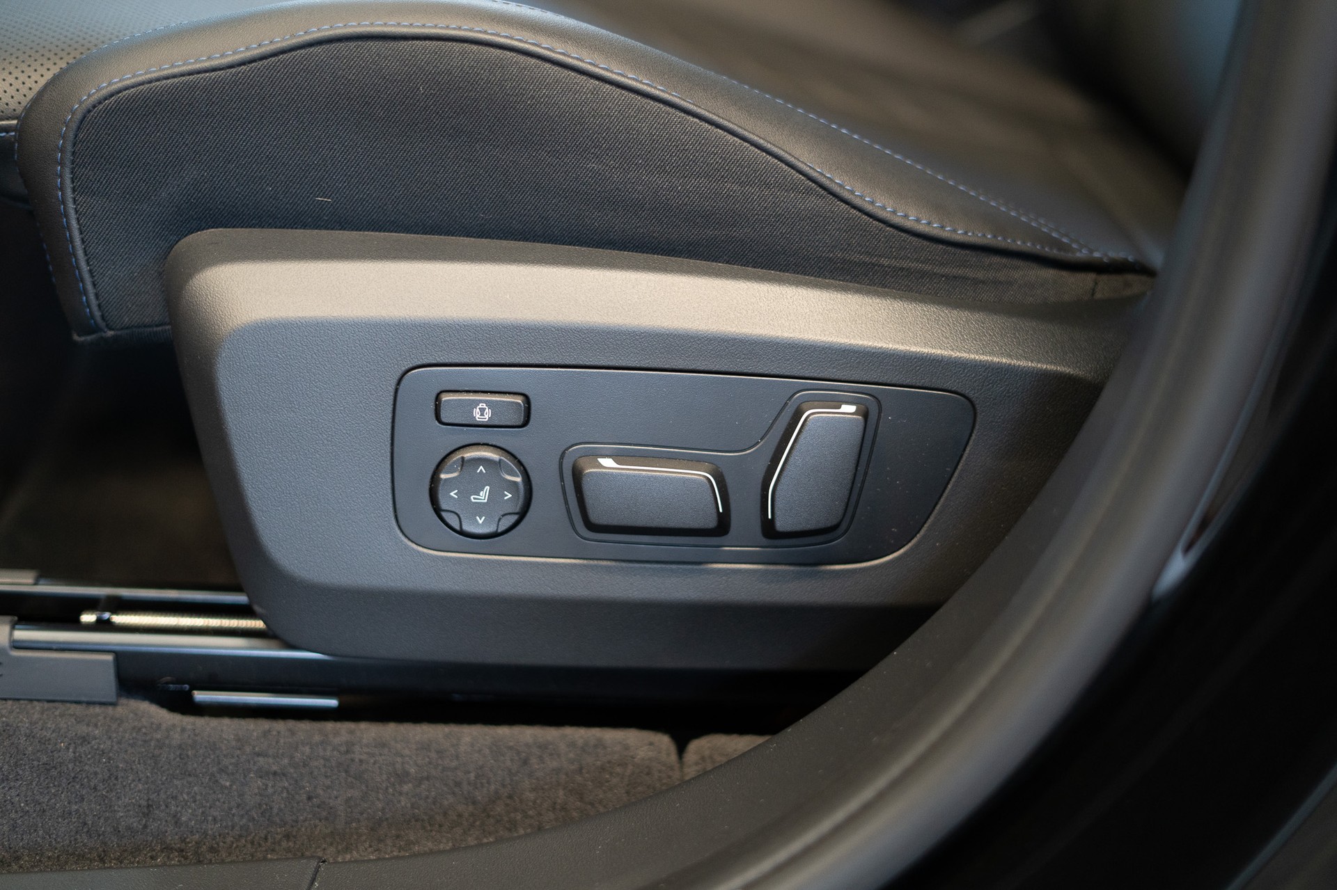 BMW X3 40d xDrive / Iconic Glow / Head-Up Display / Harman Kardon-image-12