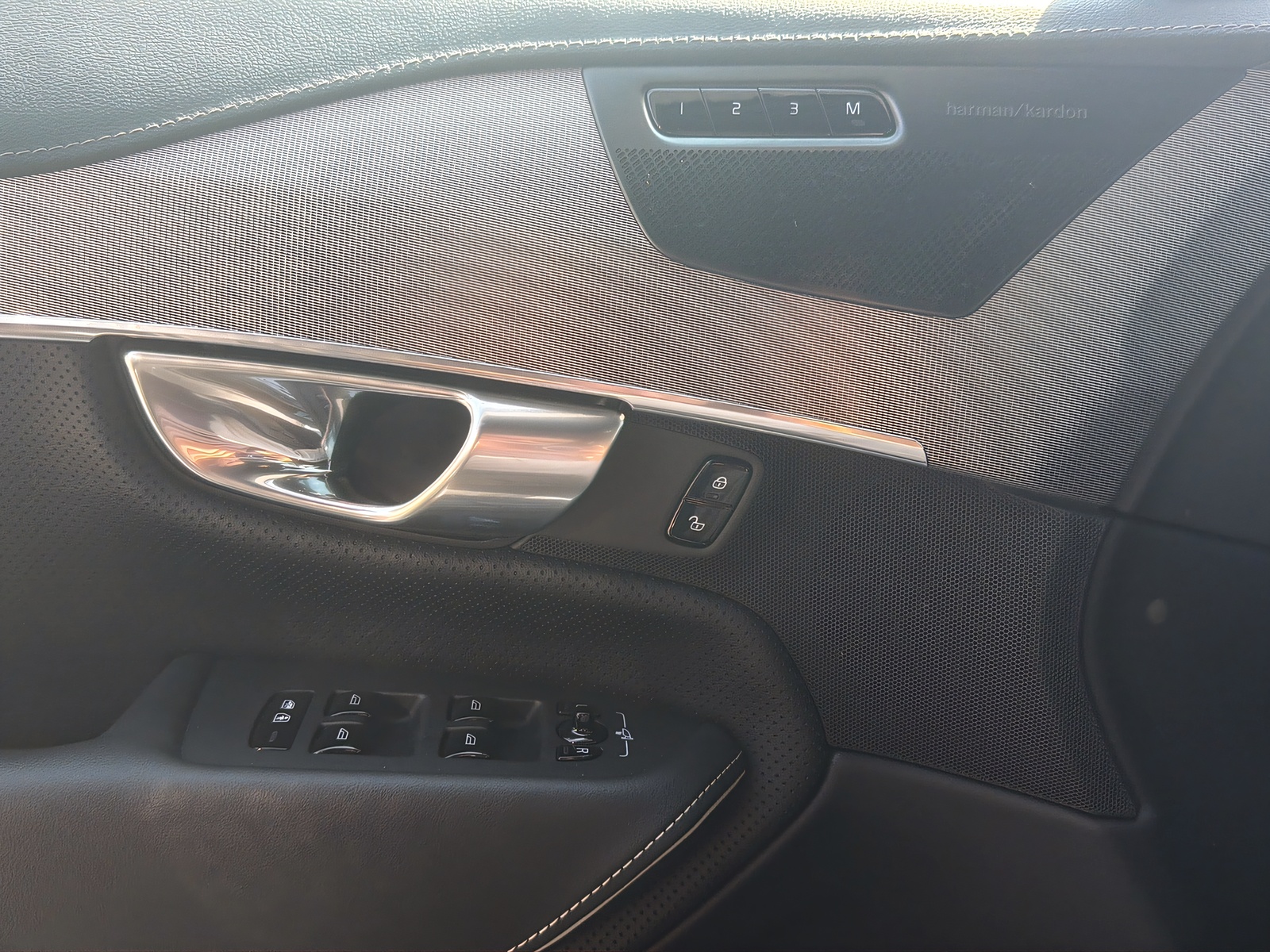 VOLVO XC90 2.0 B6 MH Ultimate Dark 7P. AWD-image-15