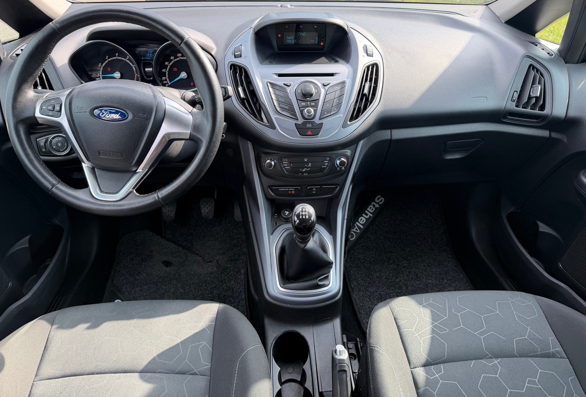 FORD B-Max 1.0 SCTi Titanium-image-14