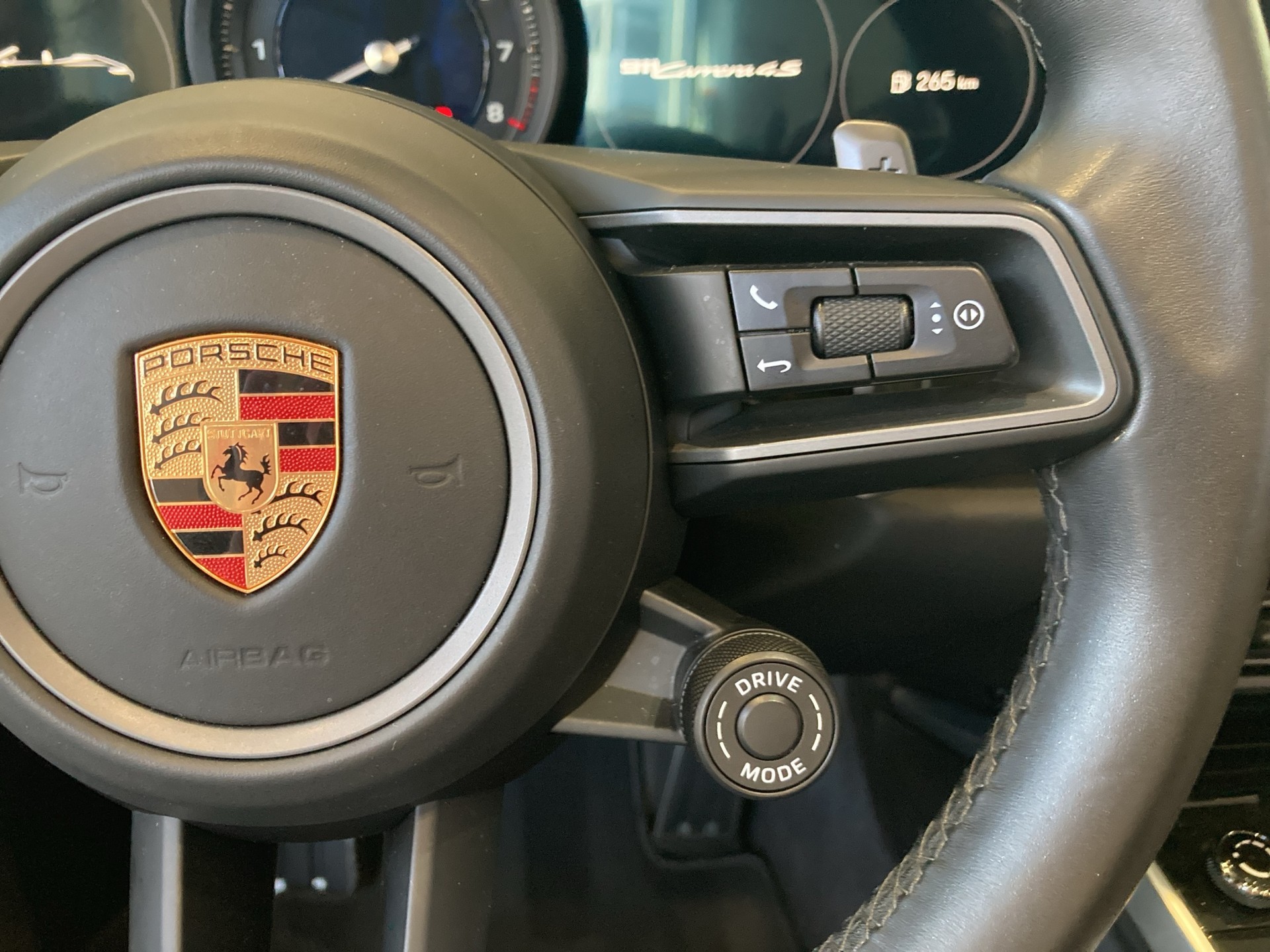 PORSCHE 911 Carrera 4S Cabriolet-image-23
