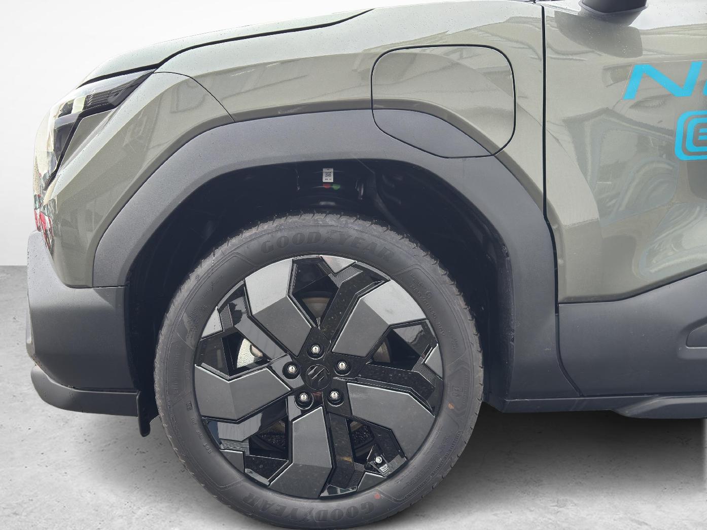 SUZUKI e Vitara Compact Top 4x4-image-9