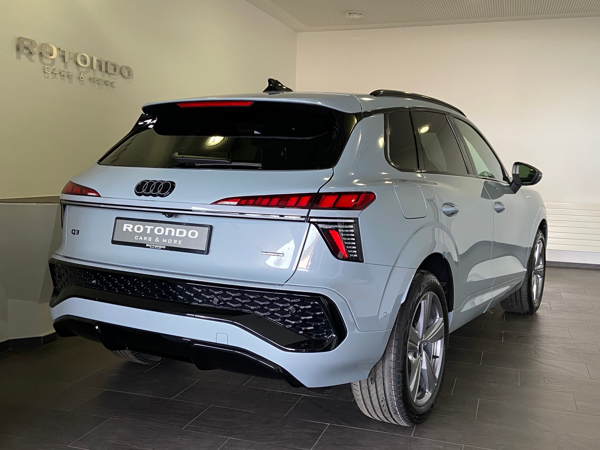 AUDI Q3 SUV TFSI quattro 265 Ps S tronic S-line-showroom-element-1