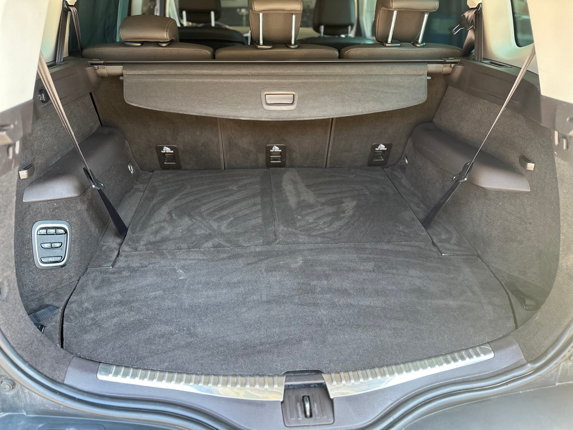 RENAULT Espace 1.6 dCi 90th Anniversary EDC-image-12