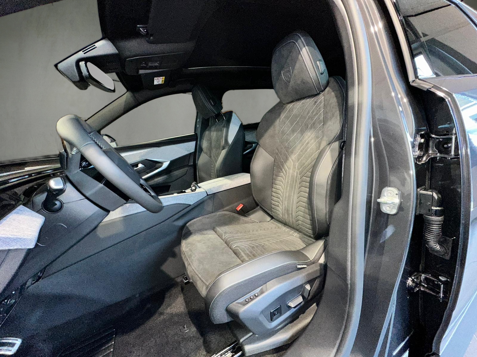 PEUGEOT 5008 1.2 Hybrid GT-image-6