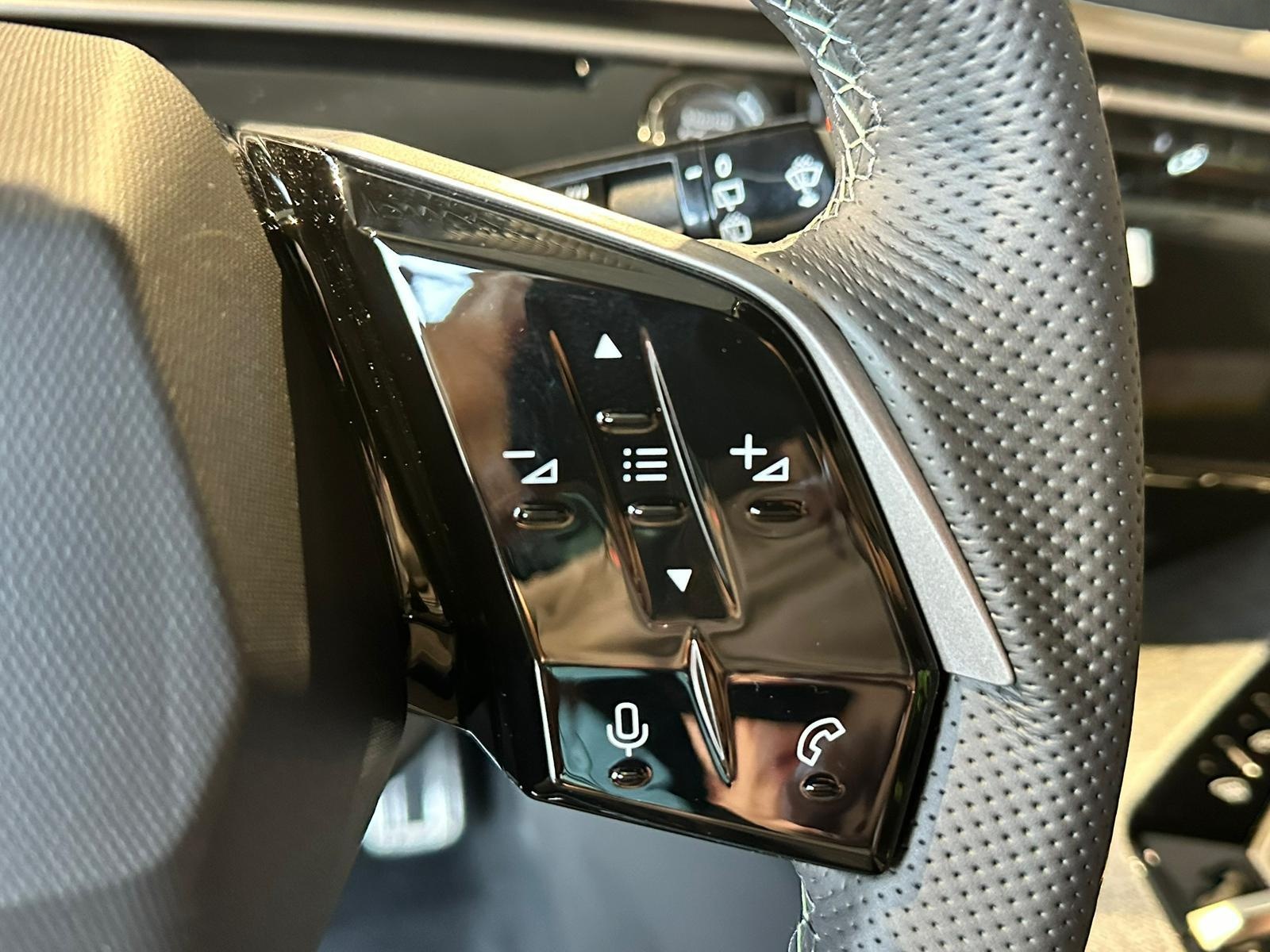 PEUGEOT 5008 1.2 Hybrid GT-image-20