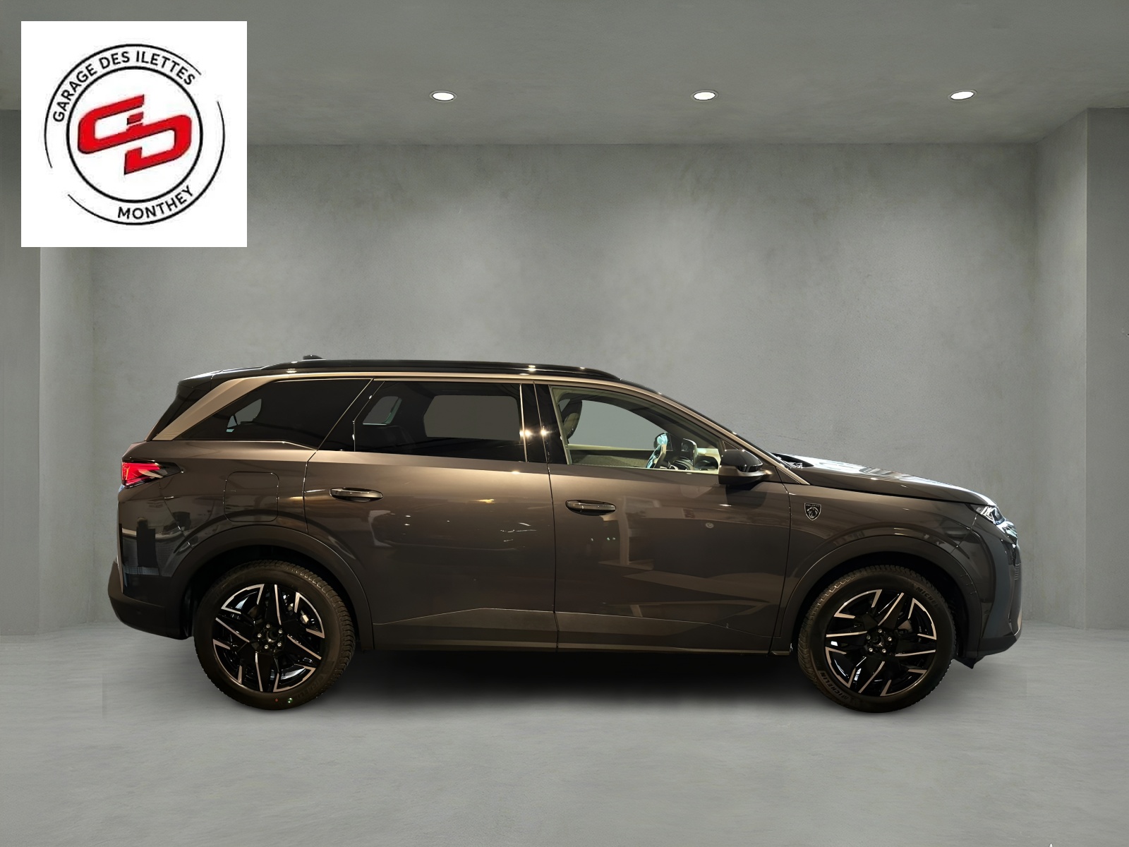 PEUGEOT 5008 1.2 Hybrid GT-image-4