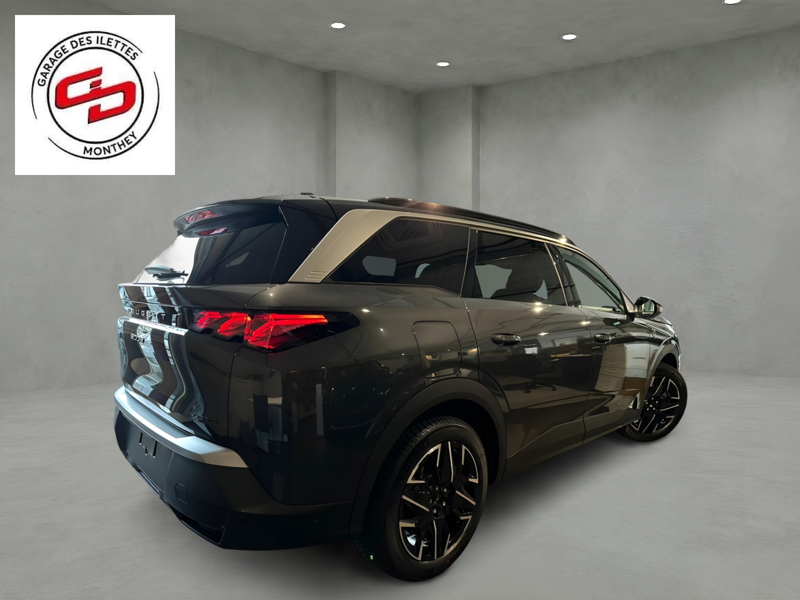 PEUGEOT 5008 1.2 Hybrid GT-showroom-element-3