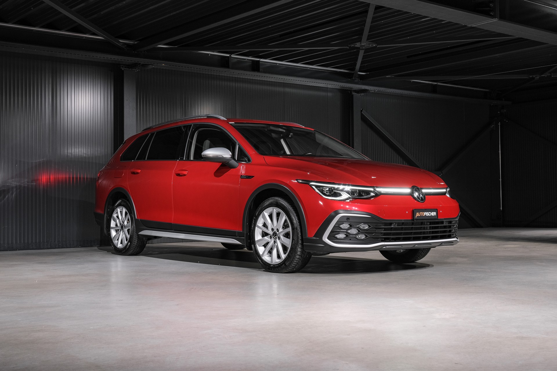VW Golf 2.0 TDI Alltrack DSG 4Motion-image-4