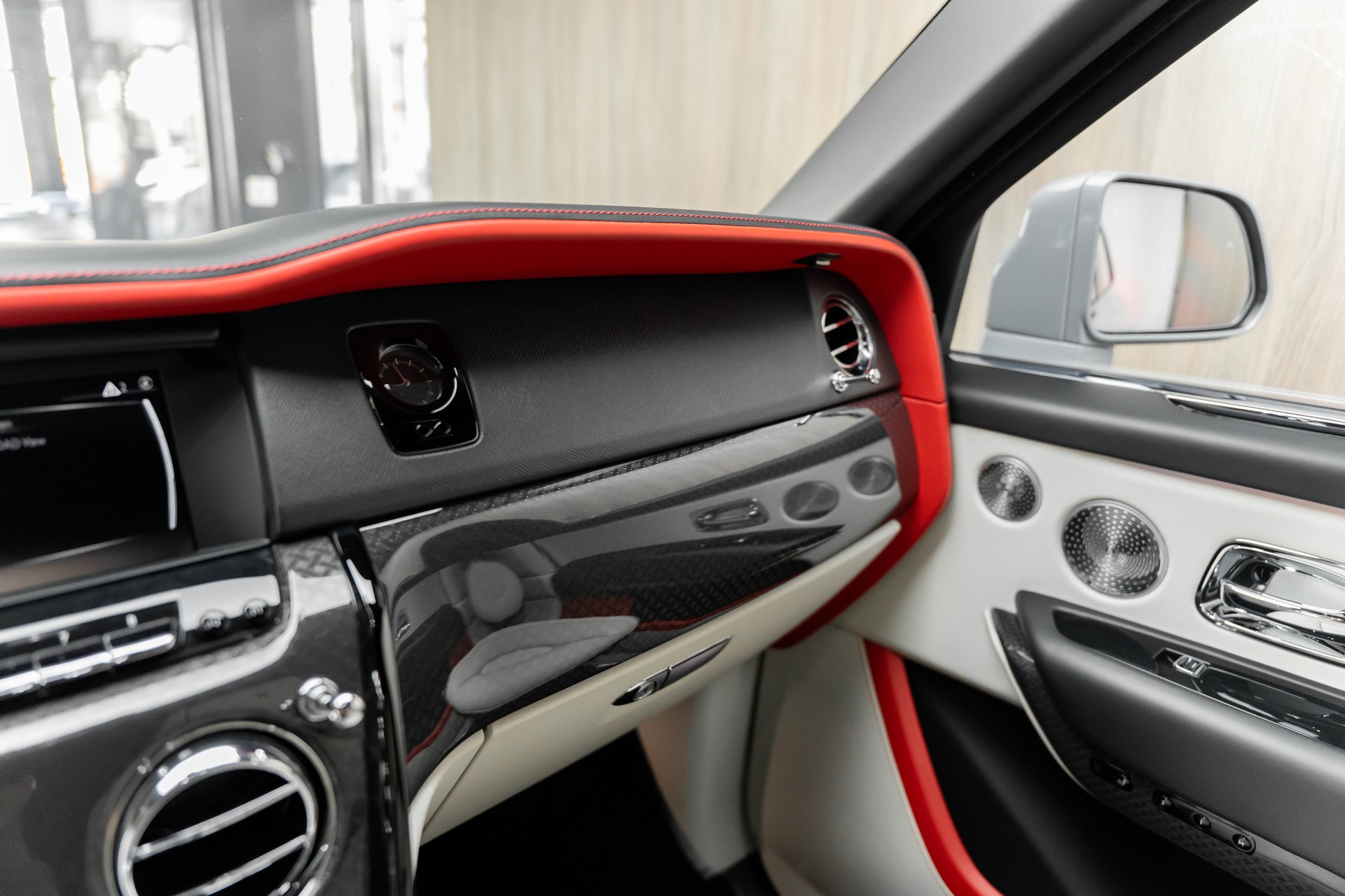 ROLLS-ROYCE Cullinan 6.7 V12 Black Badge-image-14