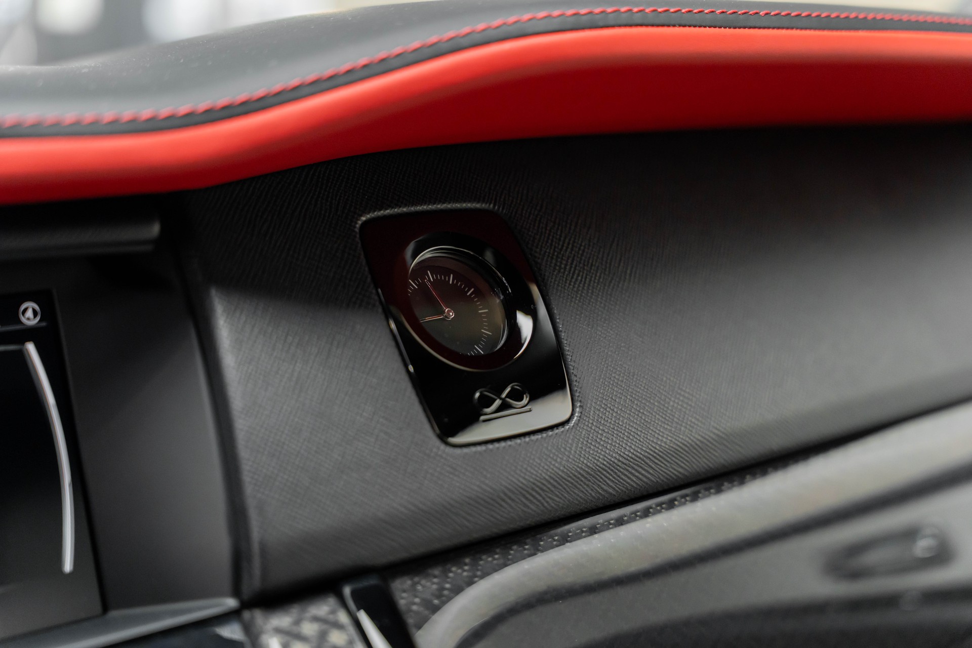 ROLLS-ROYCE Cullinan 6.7 V12 Black Badge-image-15