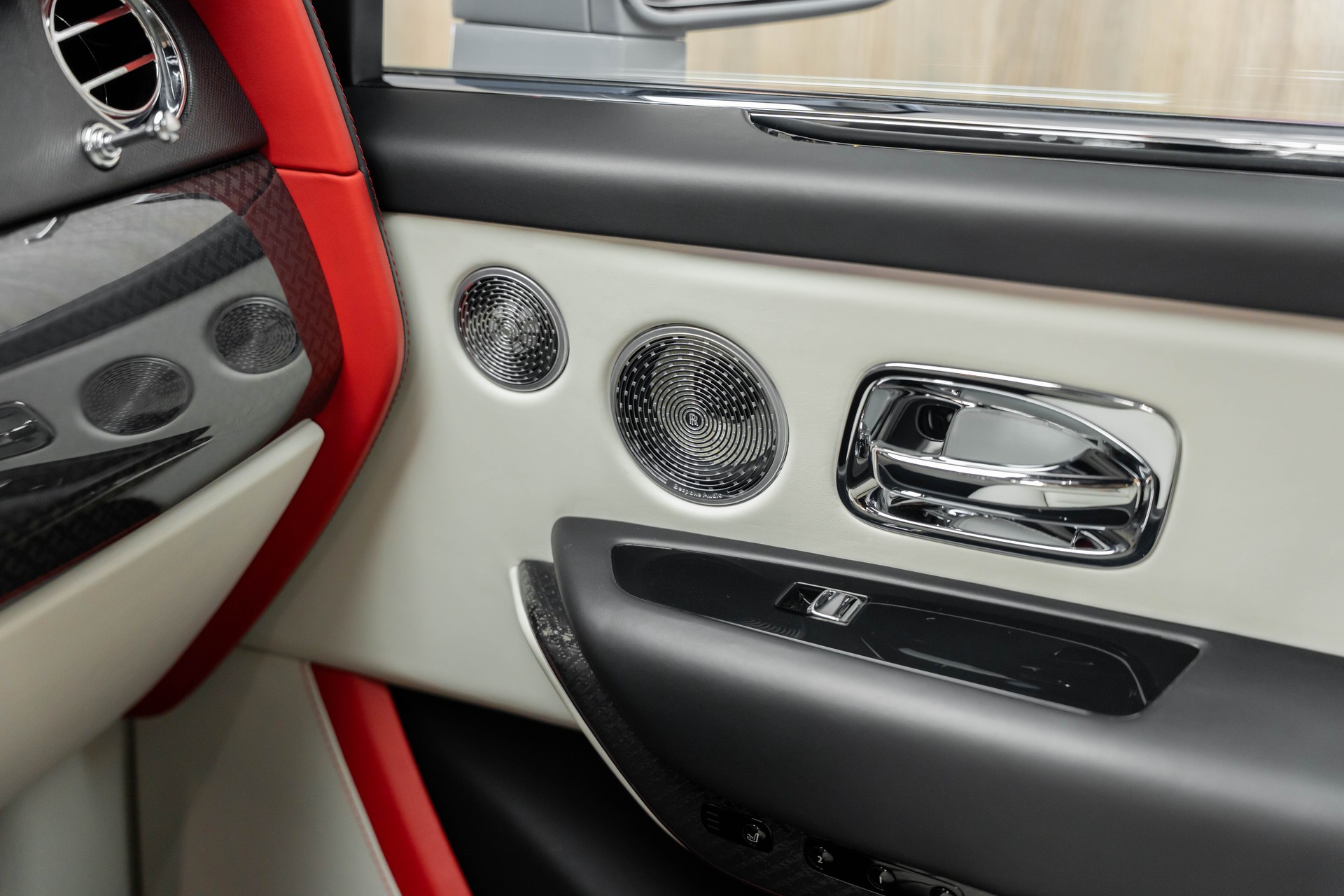 ROLLS-ROYCE Cullinan 6.7 V12 Black Badge-image-16