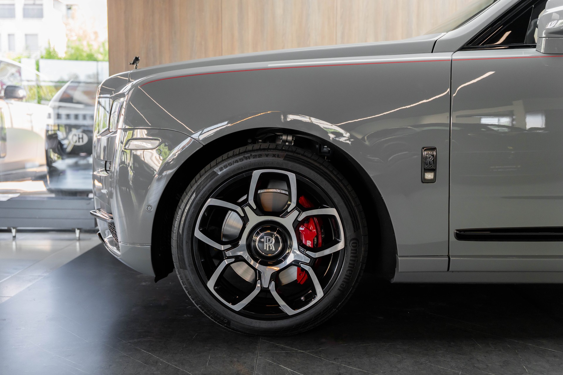 ROLLS-ROYCE Cullinan 6.7 V12 Black Badge-image-31