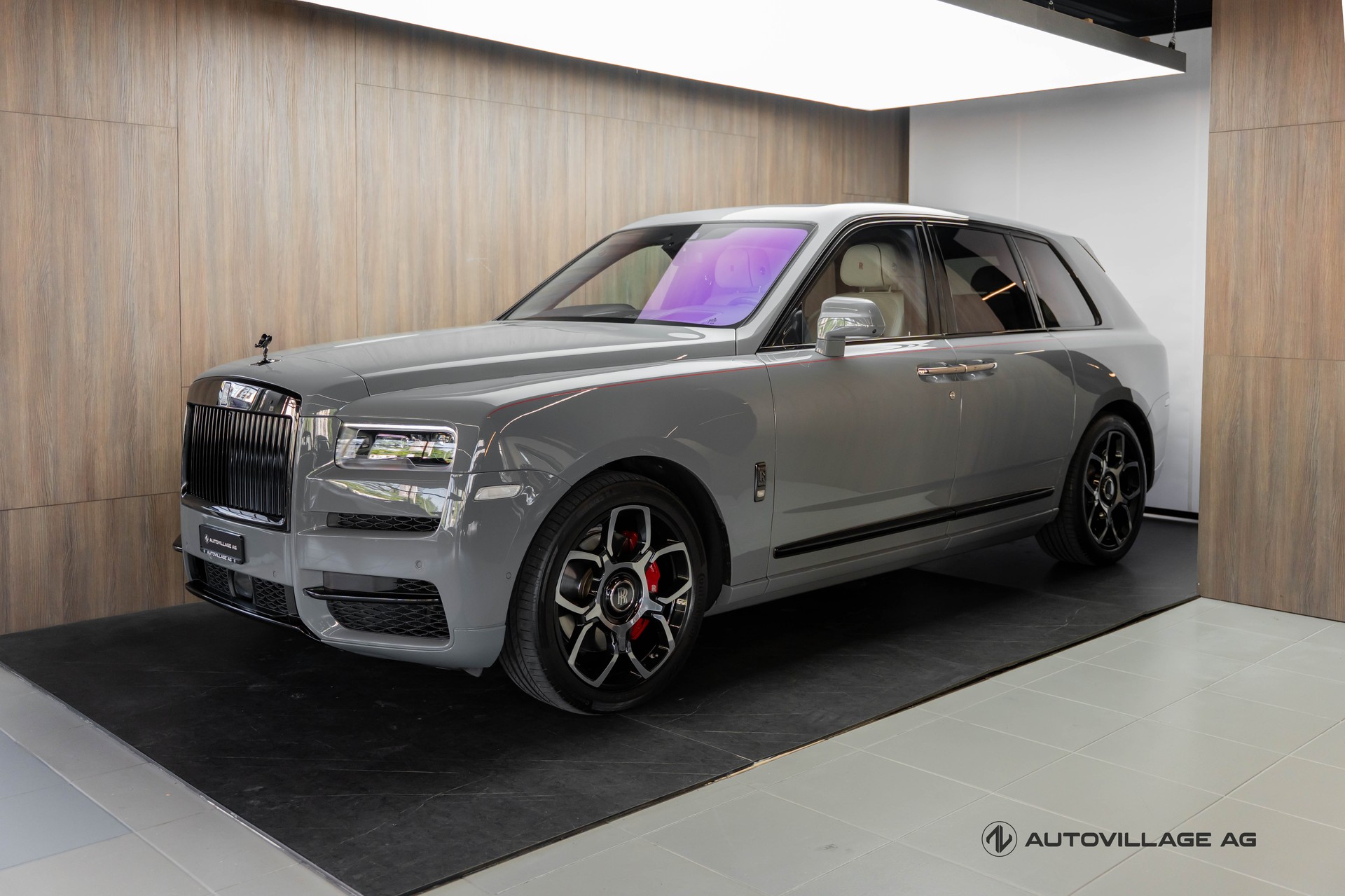ROLLS-ROYCE Cullinan 6.7 V12 Black Badge