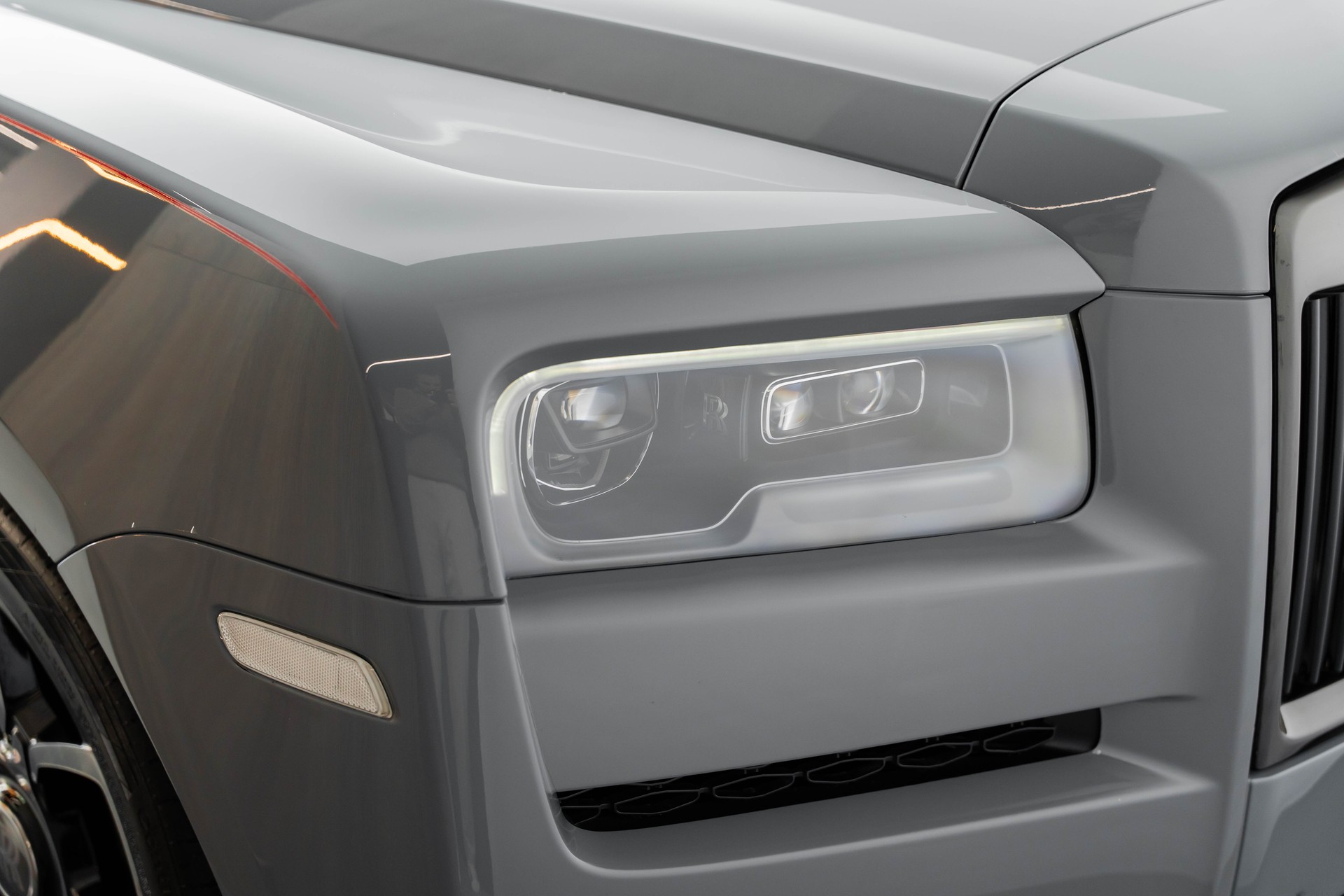 ROLLS-ROYCE Cullinan 6.7 V12 Black Badge-image-26