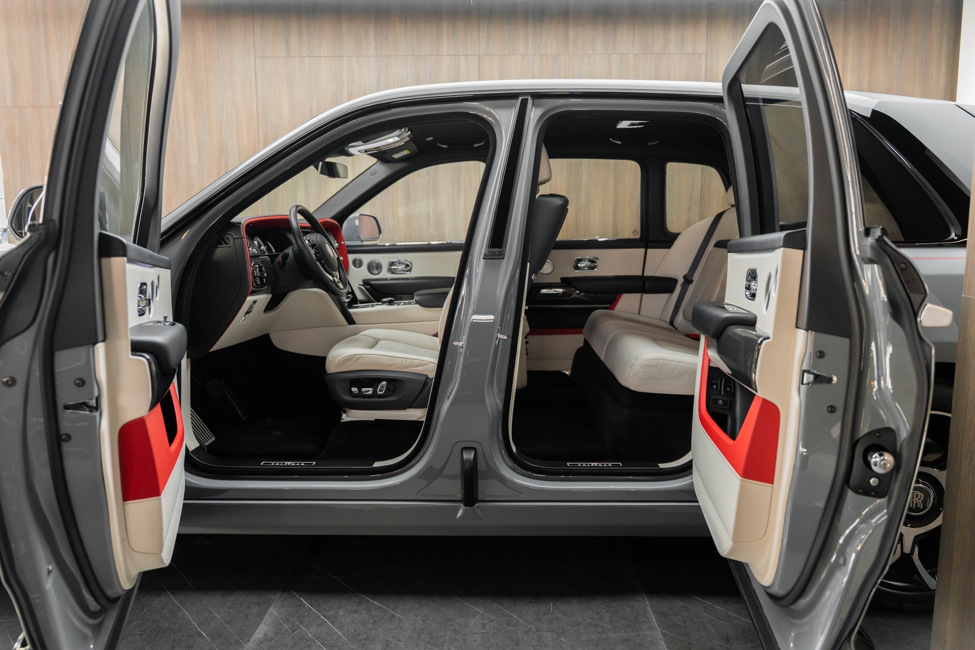 ROLLS-ROYCE Cullinan 6.7 V12 Black Badge-image-7