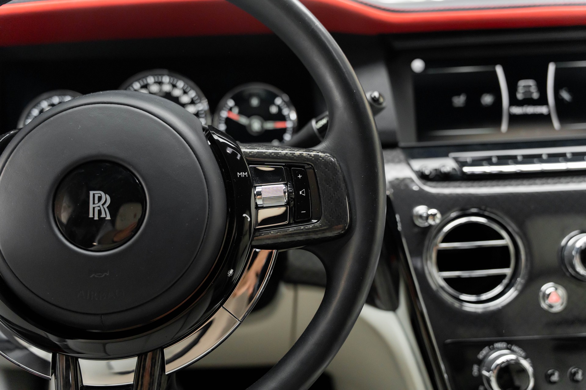 ROLLS-ROYCE Cullinan 6.7 V12 Black Badge-image-19
