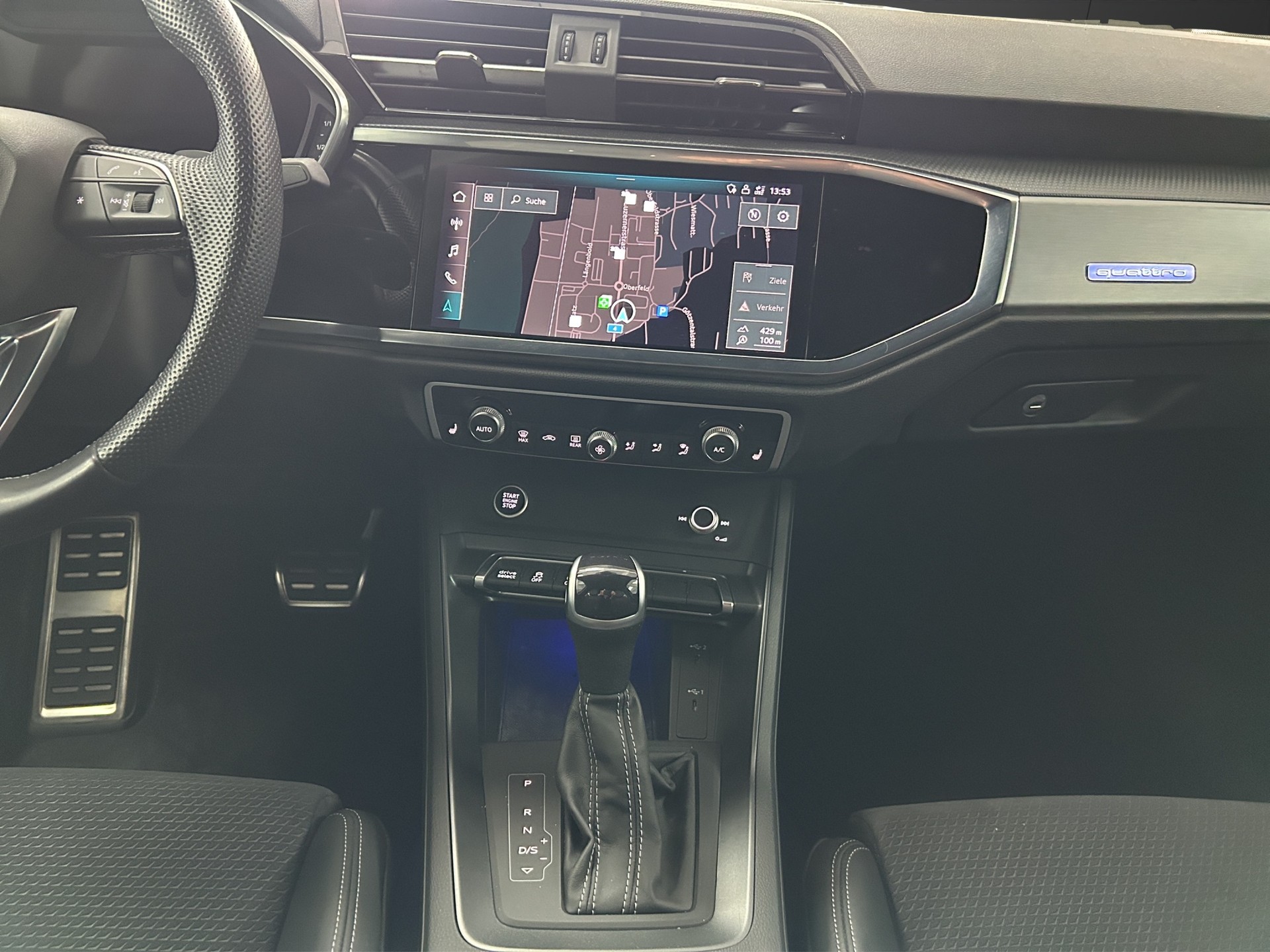 AUDI Q3 Sportback 40 TFSI S line quattro S-tronic-image-9