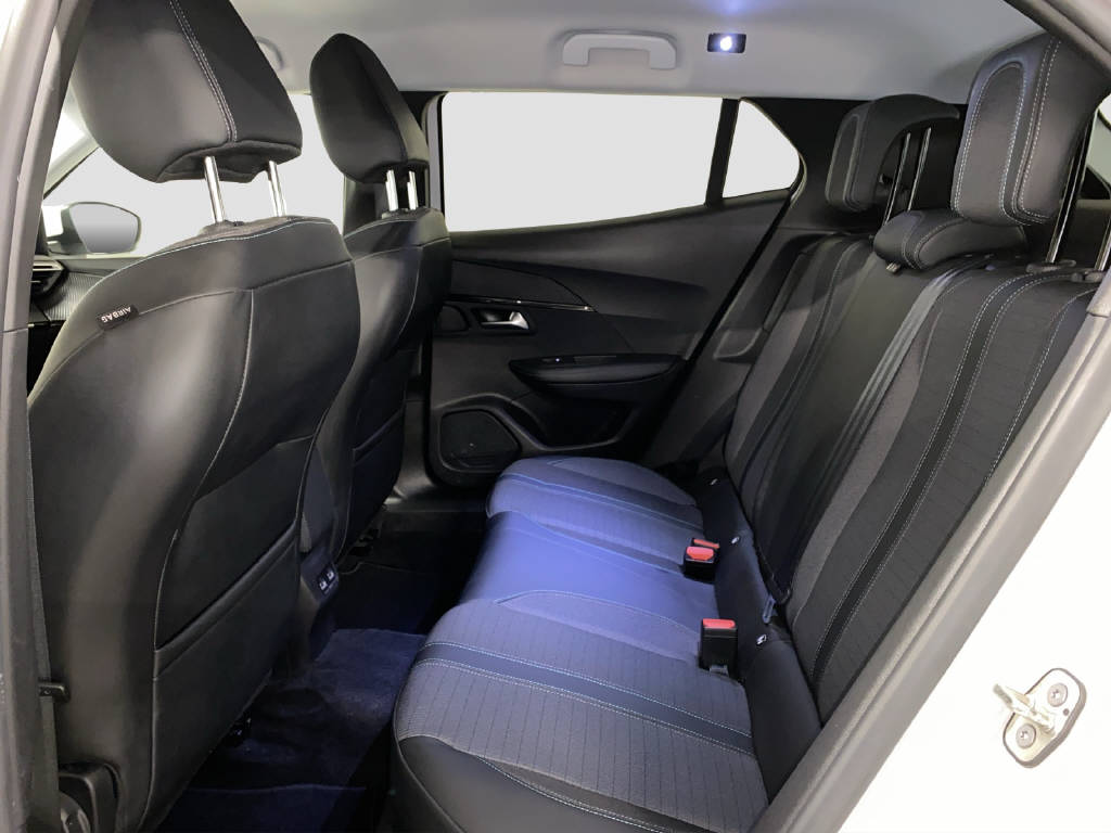 PEUGEOT 2008 e-Allure Pack-image-11