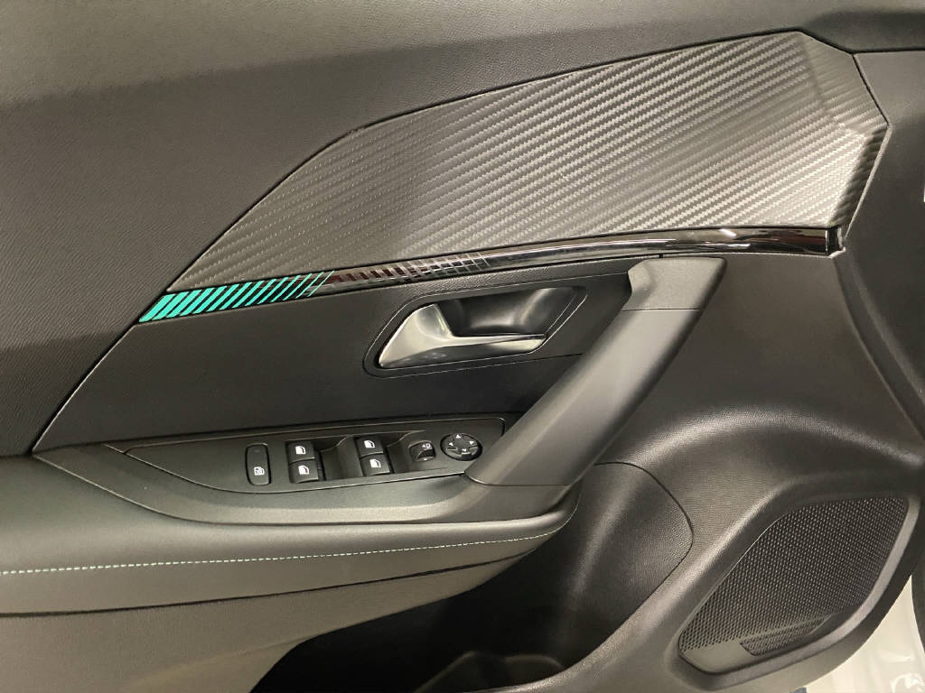 PEUGEOT 2008 e-Allure Pack-image-10