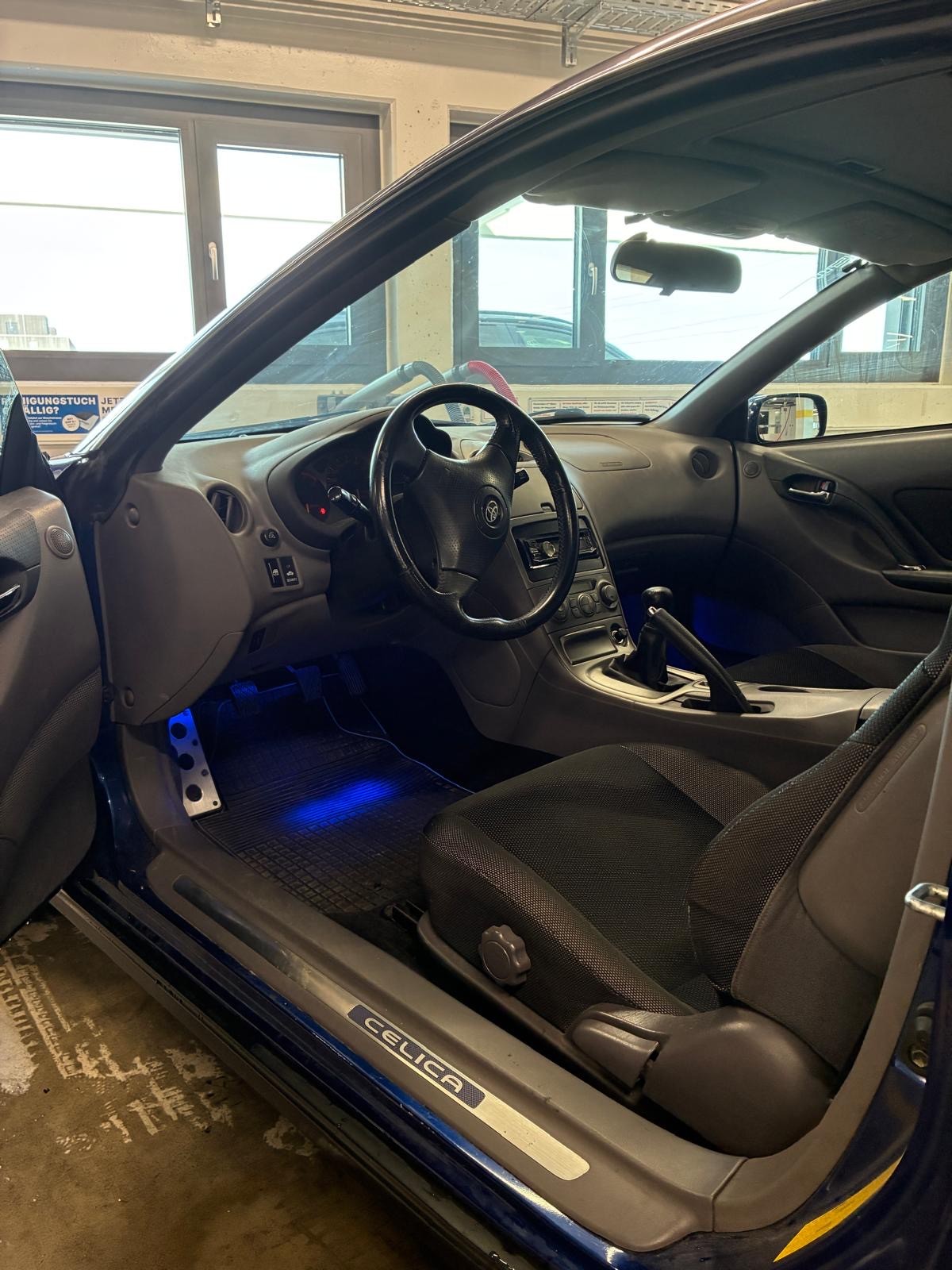 TOYOTA 1.8-showroom-element-2