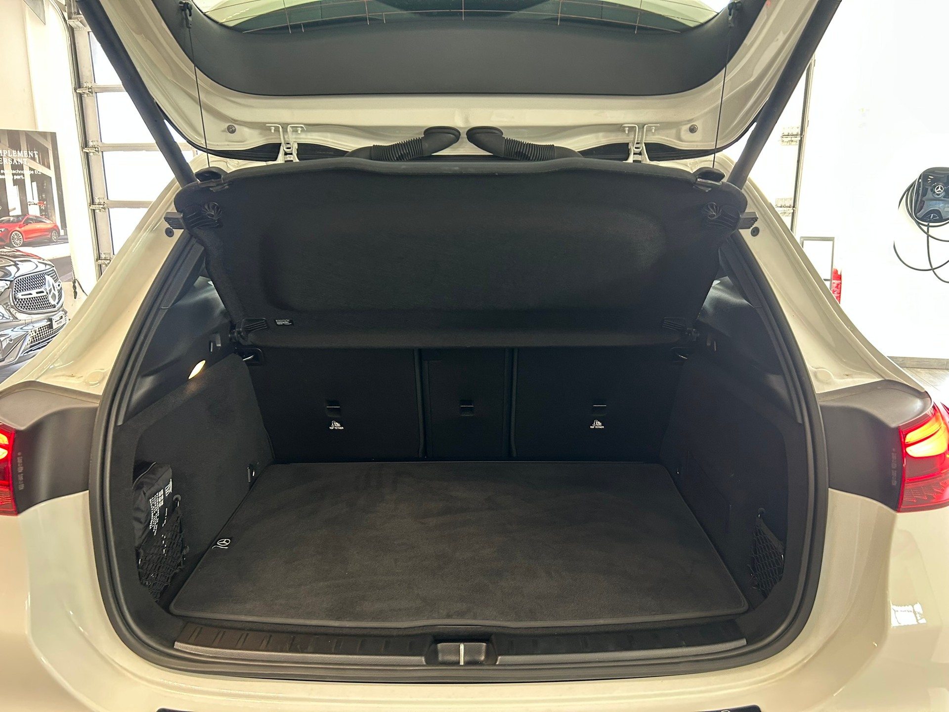 MERCEDES-BENZ GLA 180 7G-DCT-image-13