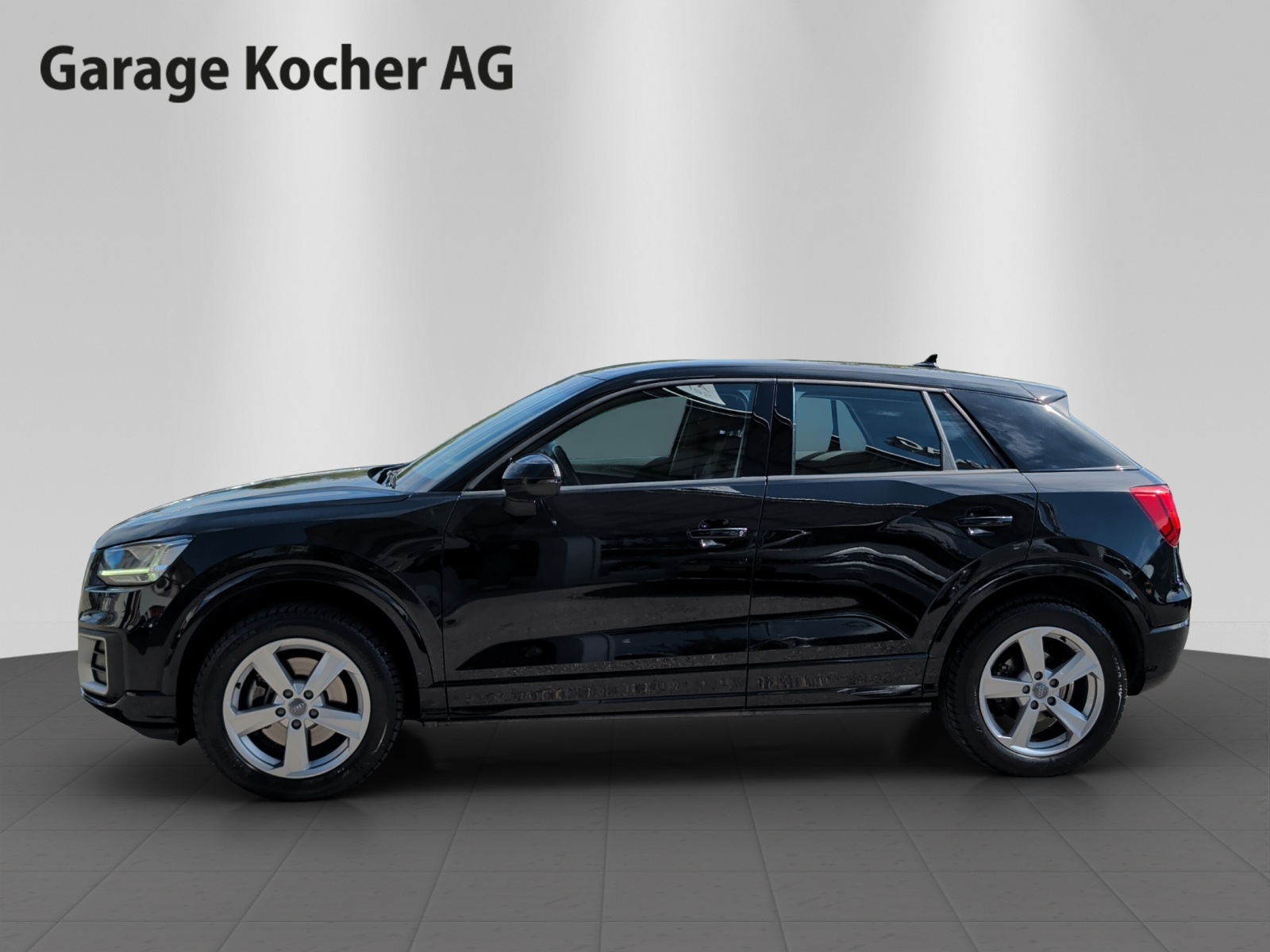 AUDI Q2 2.0 TFSI sport quattro S-tronic-showroom-element-2