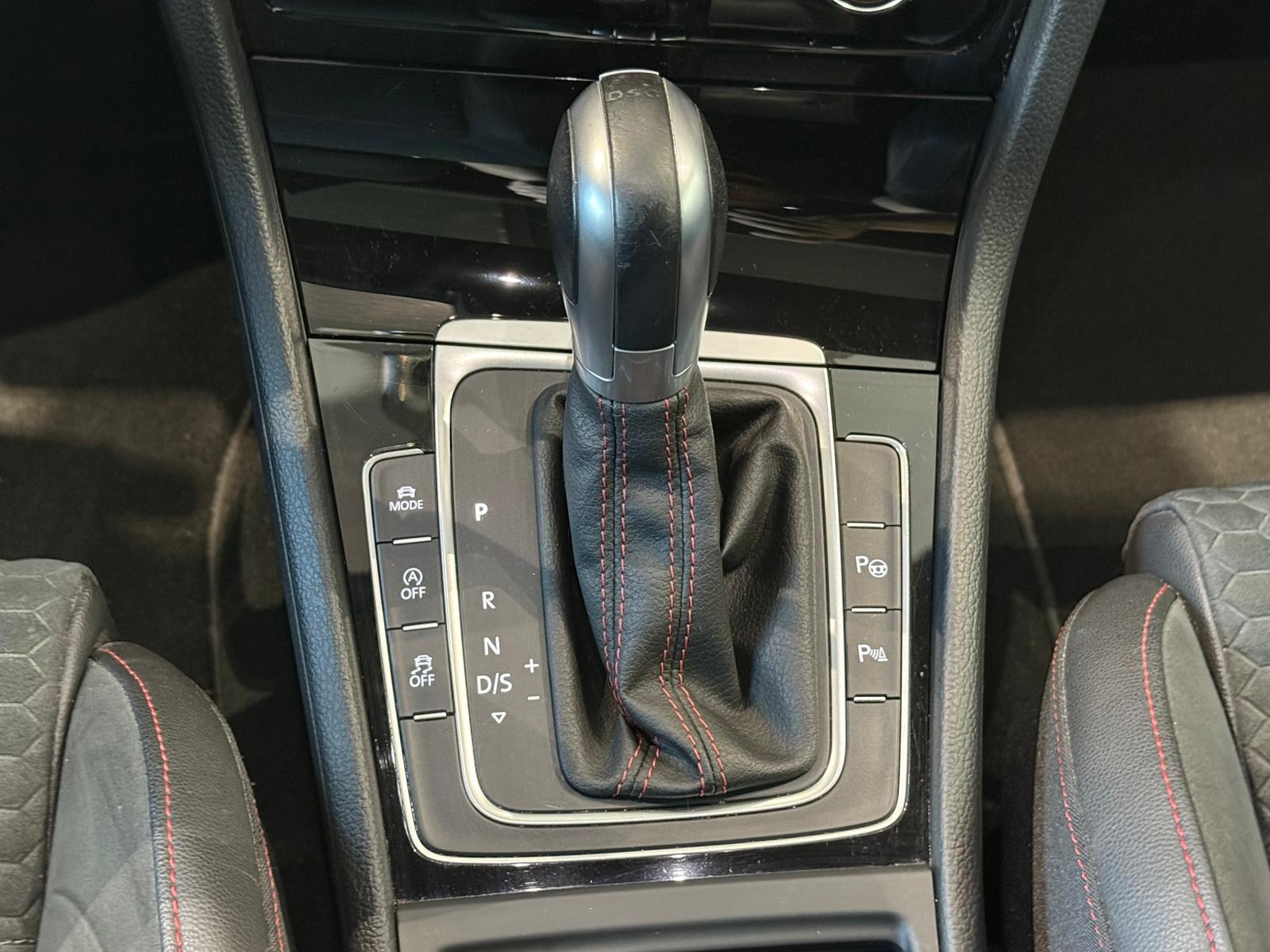 VW Golf 2.0 TSI GTI Performance DSG-image-15