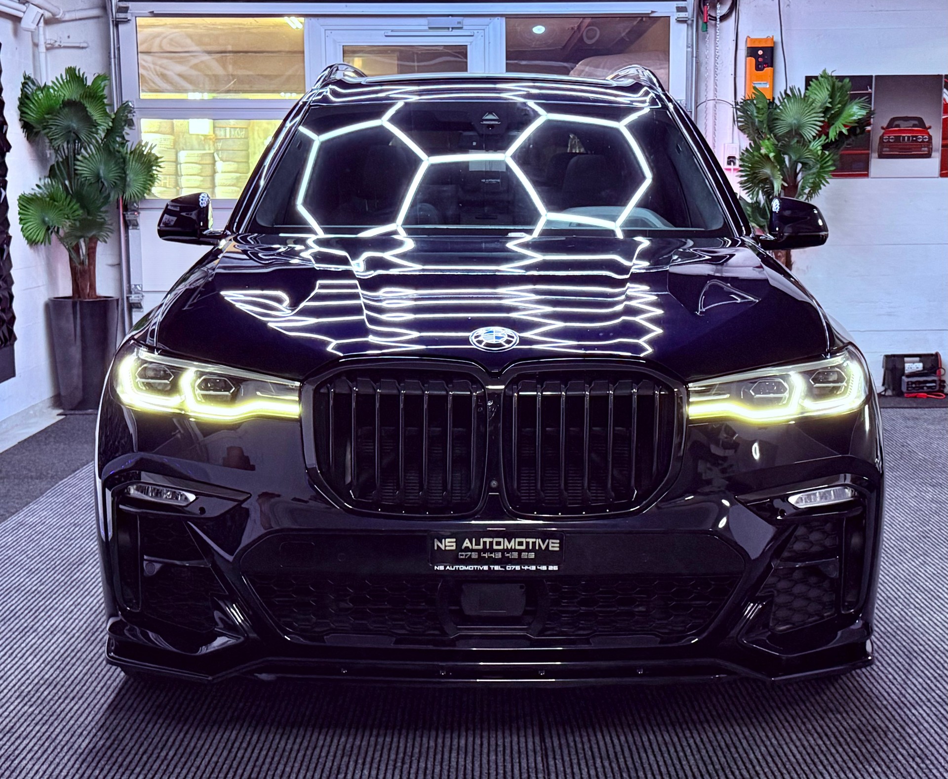 BMW X7 xDrive M50i Steptronic-showroom-element-1
