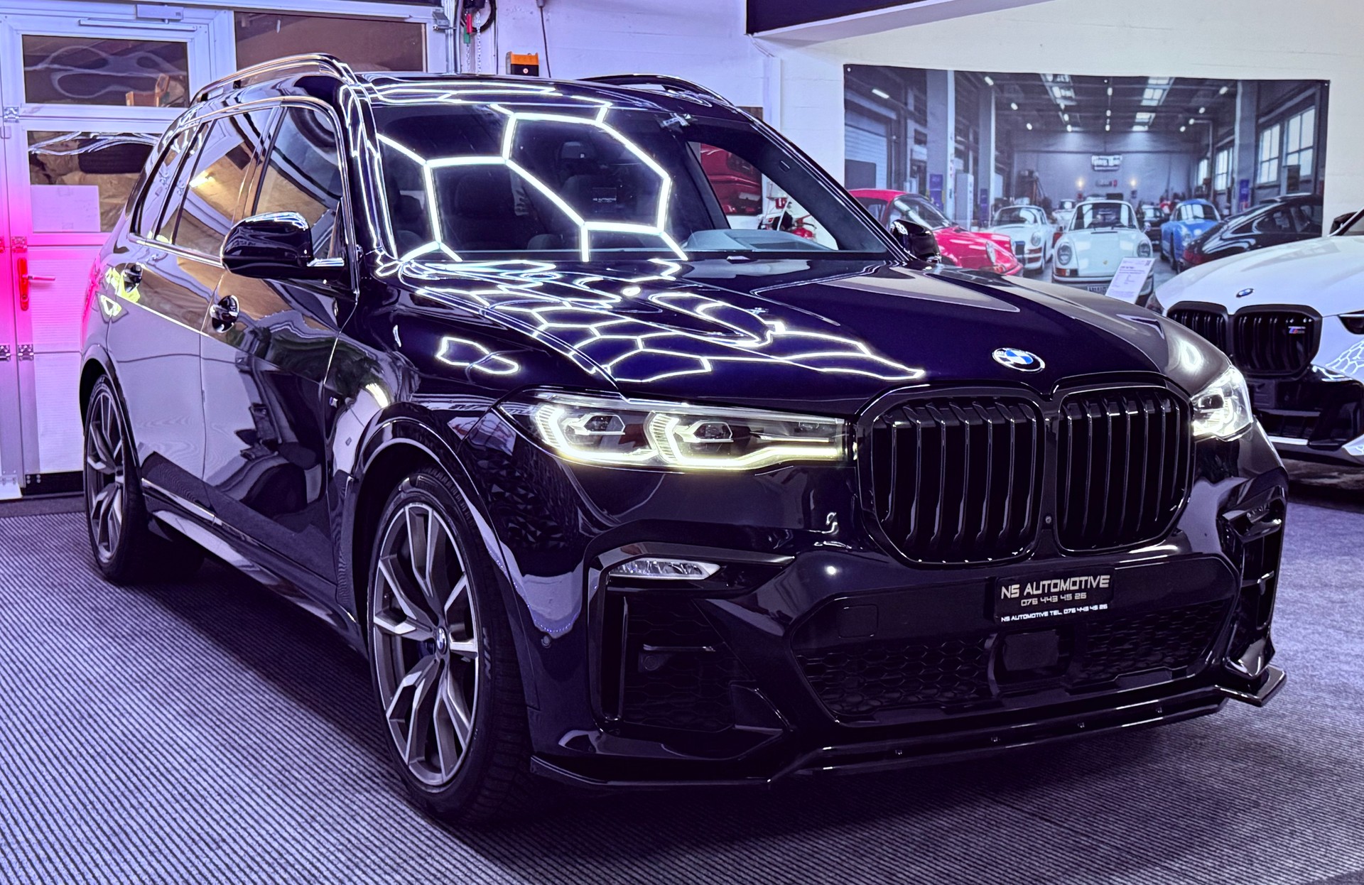 BMW X7 xDrive M50i Steptronic-showroom-element-2