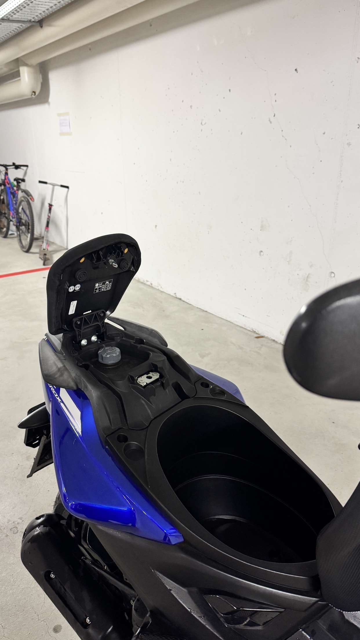 YAMAHA Aerox 4-image-4