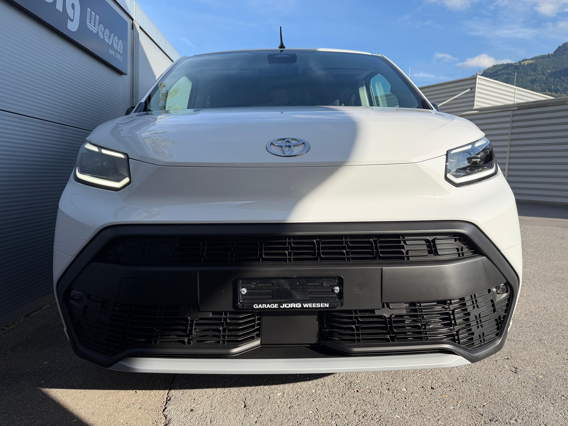 TOYOTA Proace City Verso L2 1.5 HDi 130 Trend-image-1