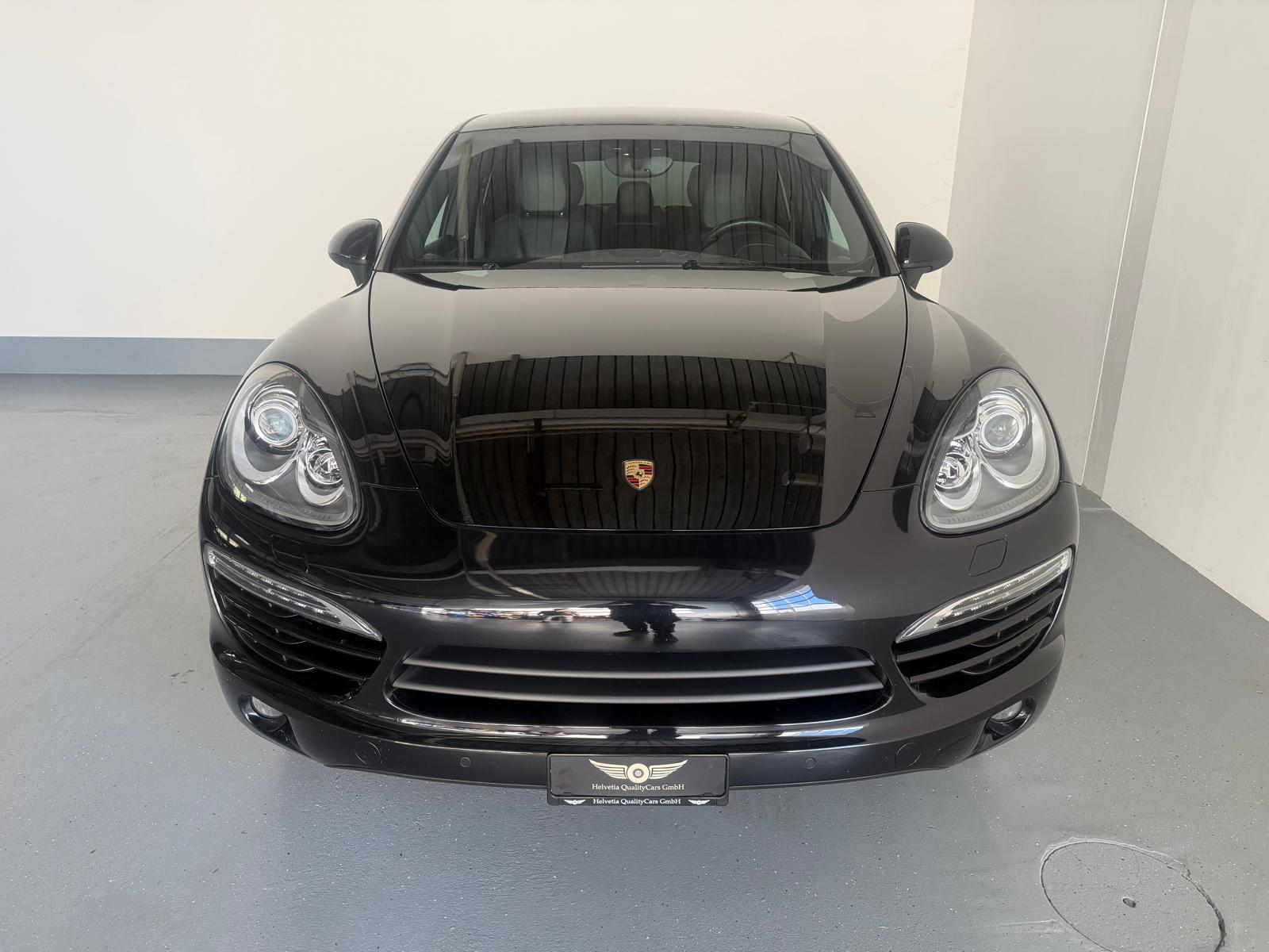 PORSCHE Cayenne Diesel-showroom-element-3