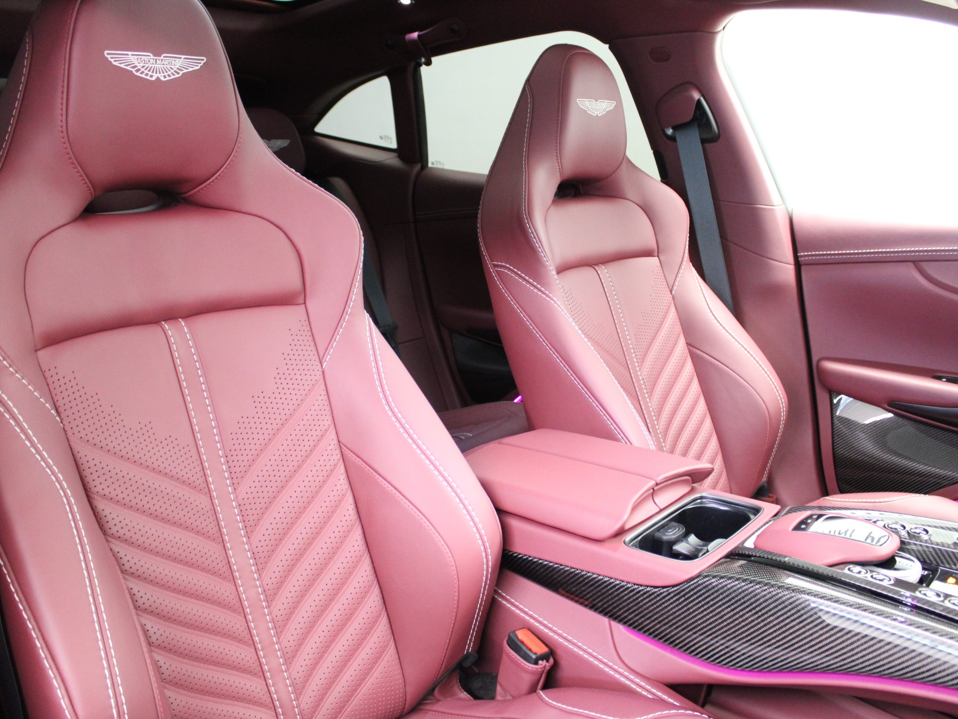 ASTON MARTIN DBX 4.0 V8 707-image-6