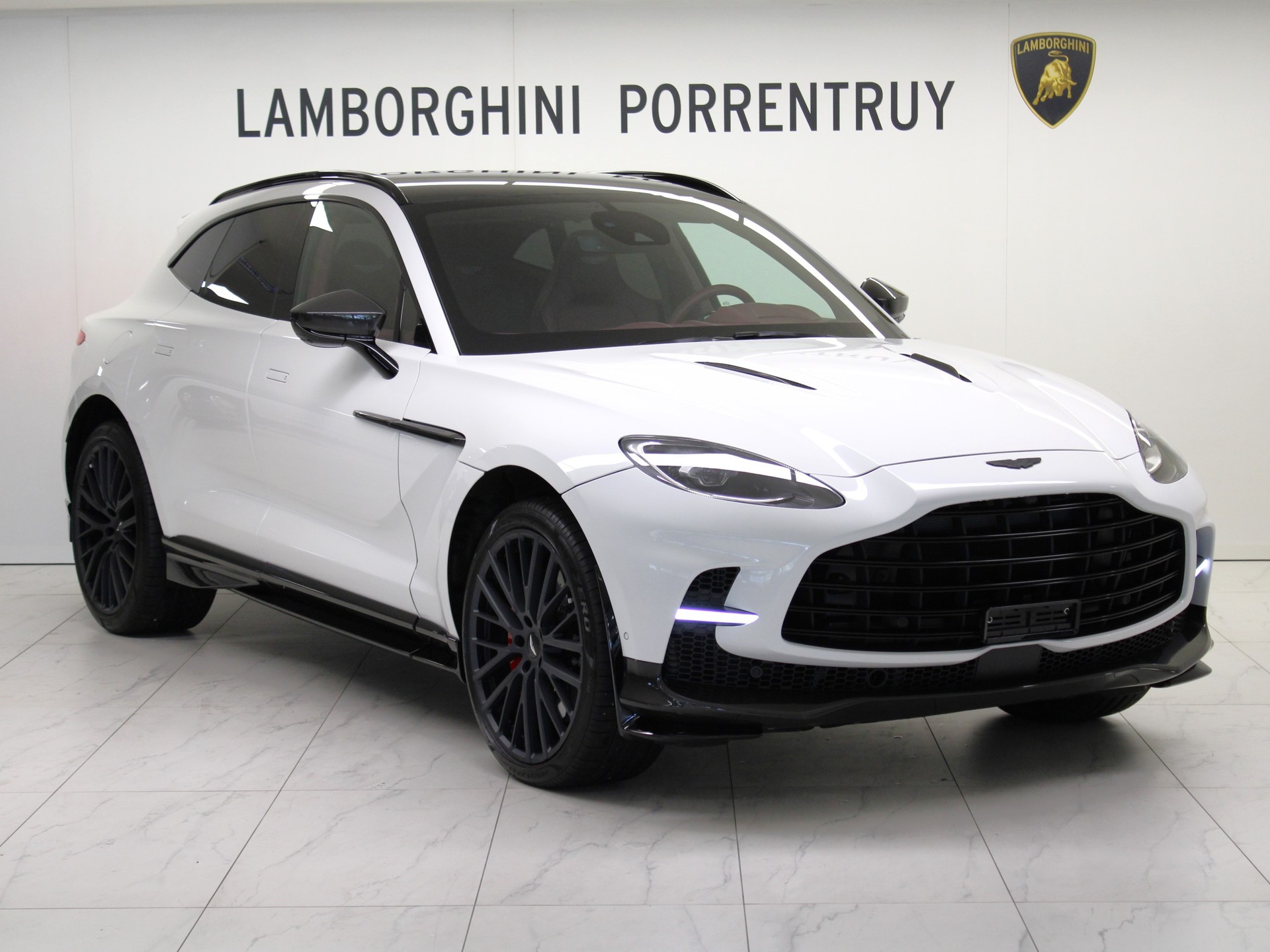 ASTON MARTIN DBX 4.0 V8 707