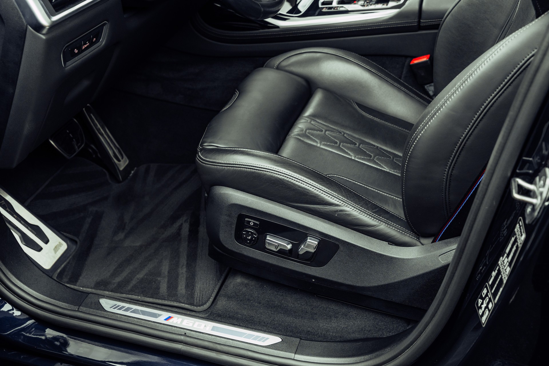BMW X7 xDrive 48V M60i Steptronic M Sport Pro-image-8