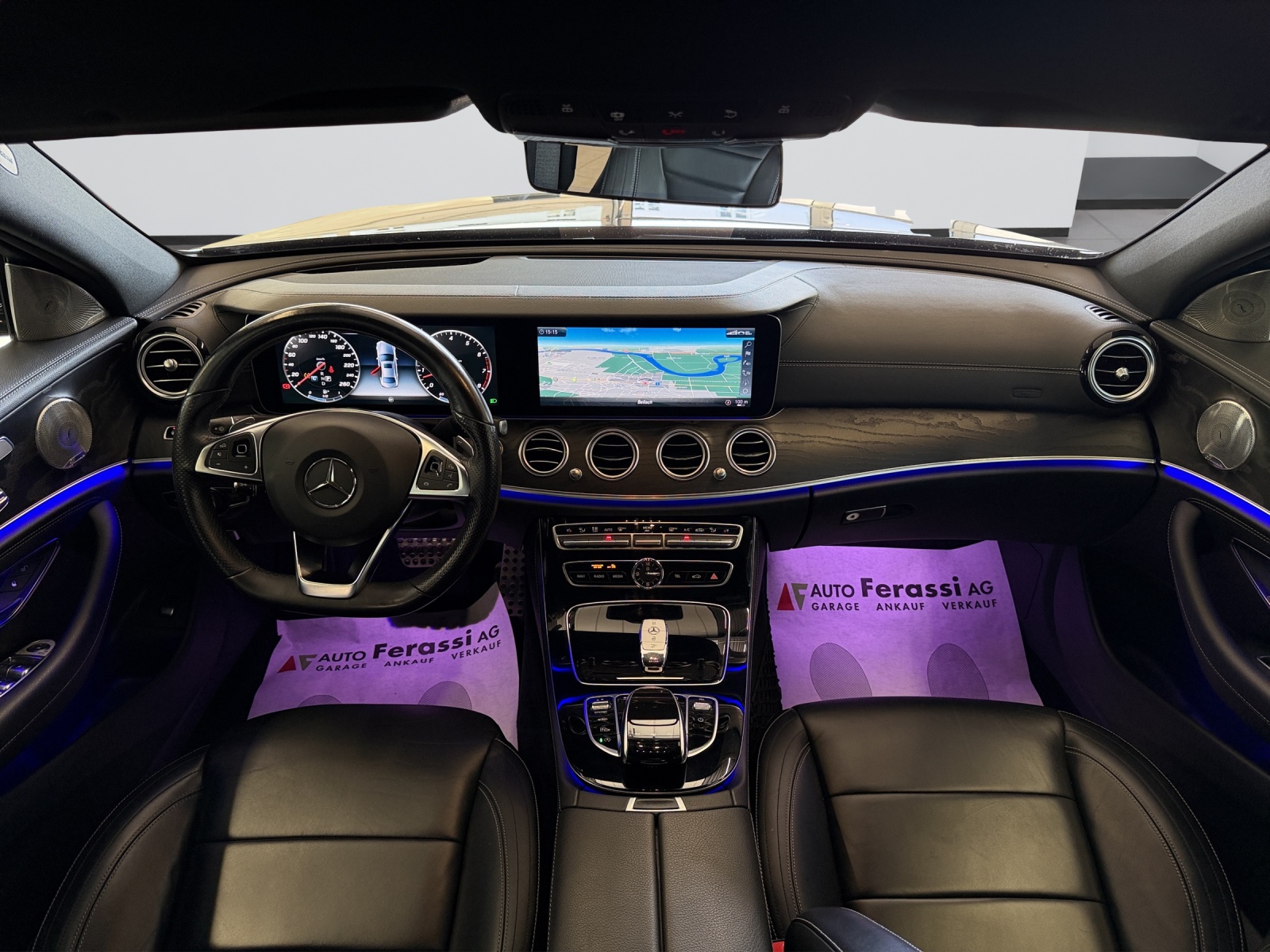 MERCEDES-BENZ E 400 AMG Line 4Matic 9G-Tronic-image-11