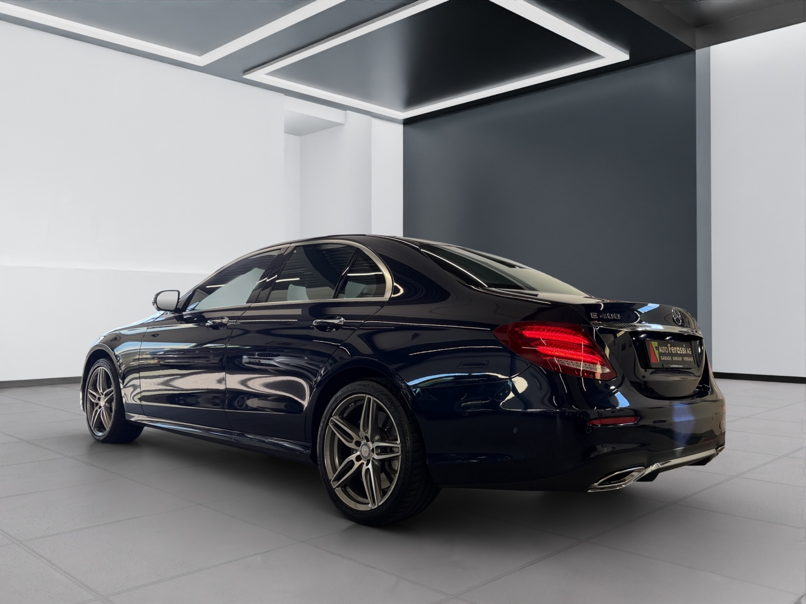 MERCEDES-BENZ E 400 AMG Line 4Matic 9G-Tronic-showroom-element-3