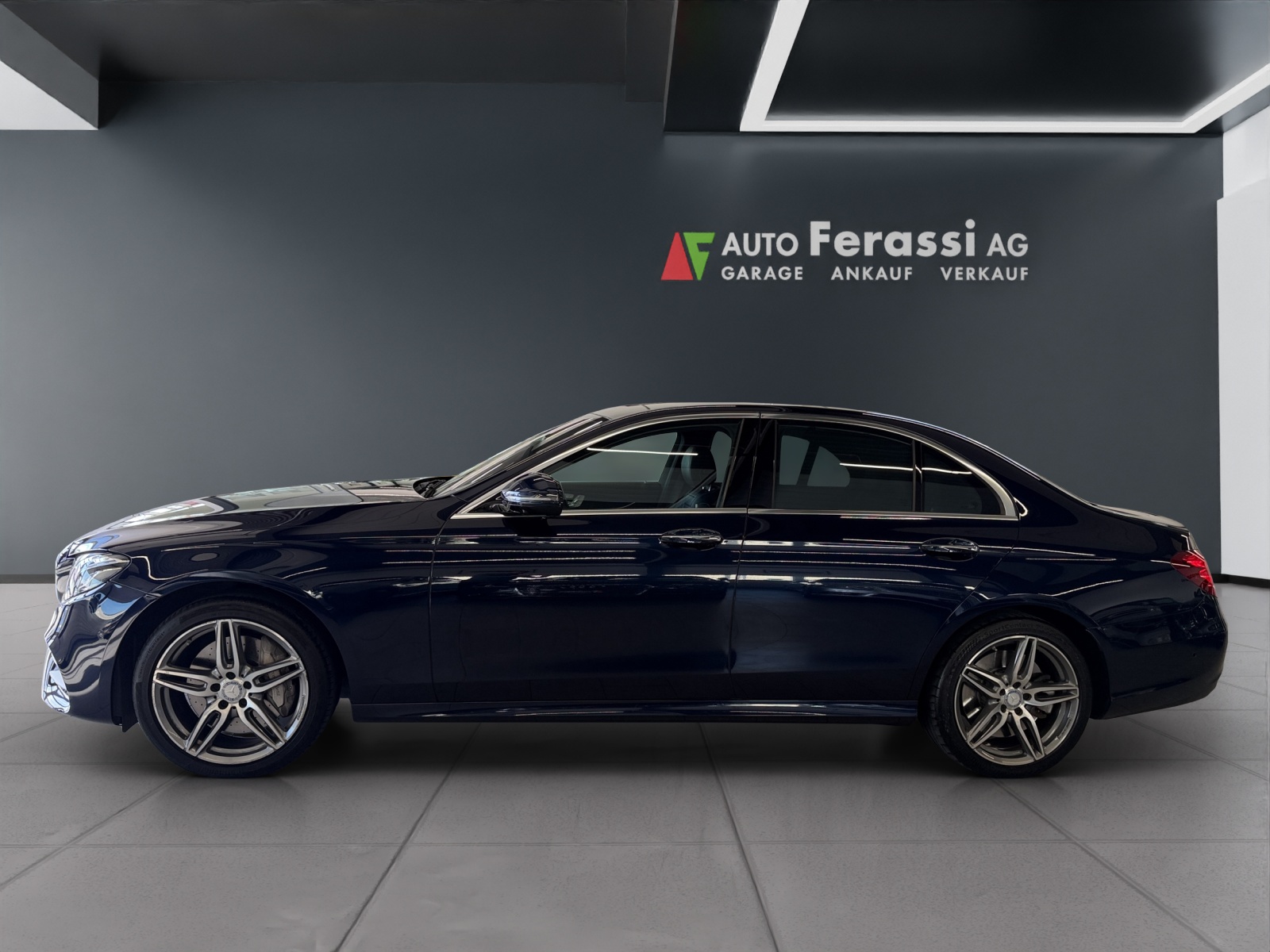 MERCEDES-BENZ E 400 AMG Line 4Matic 9G-Tronic-showroom-element-1