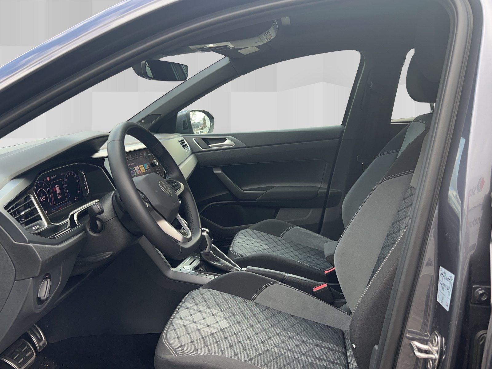 VW Taigo 1.5 TSI R-Line DSG-image-8