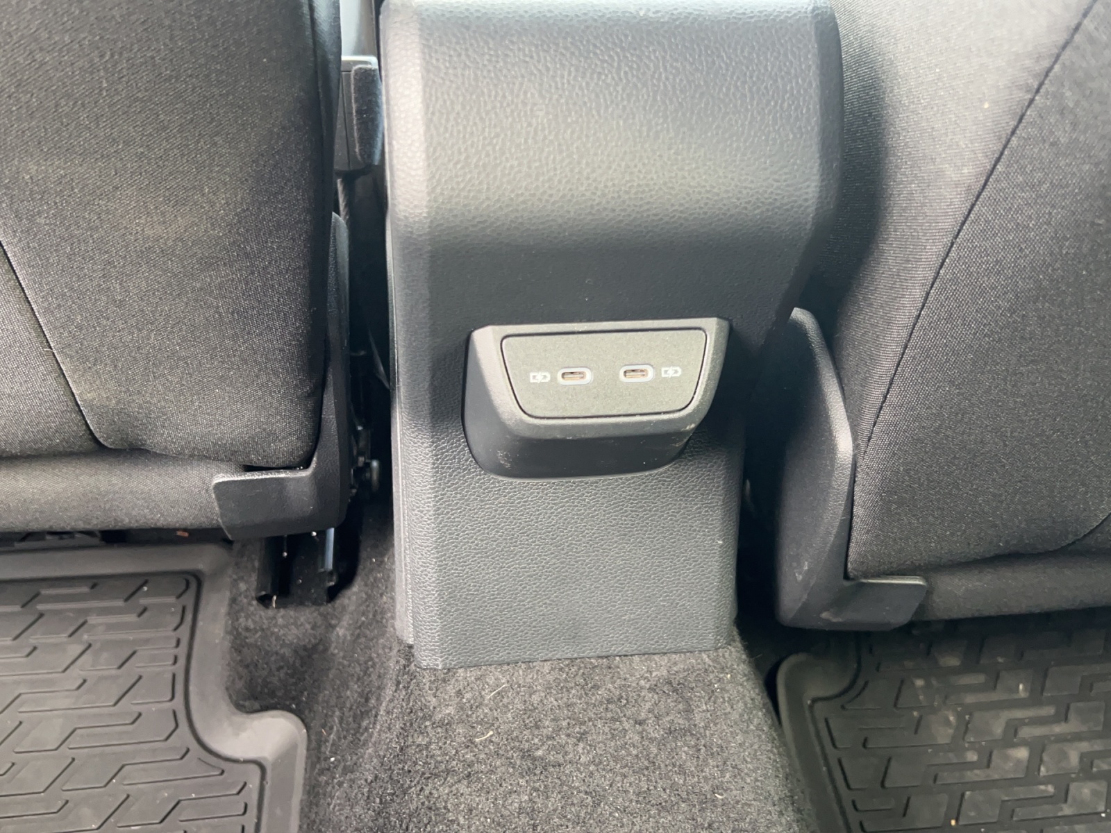 VW Taigo 1.5 TSI R-Line DSG-image-13
