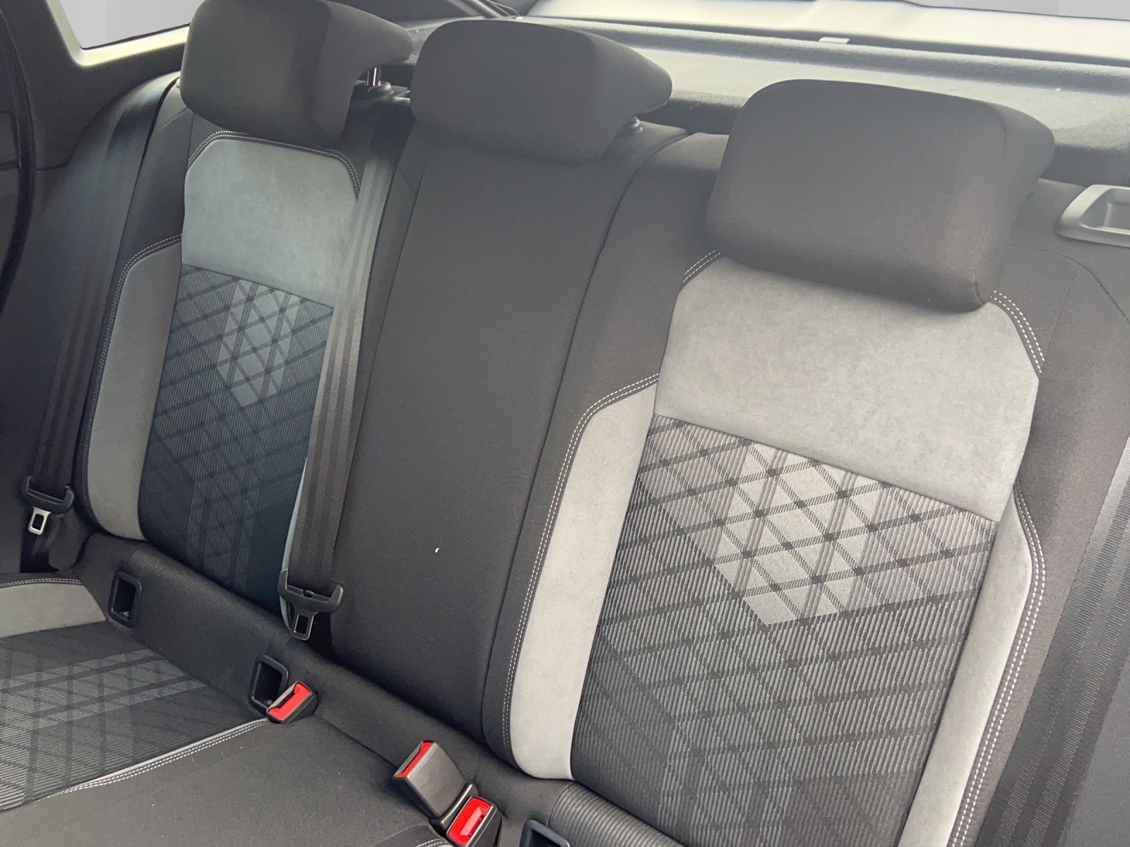 VW Taigo 1.5 TSI R-Line DSG-image-11