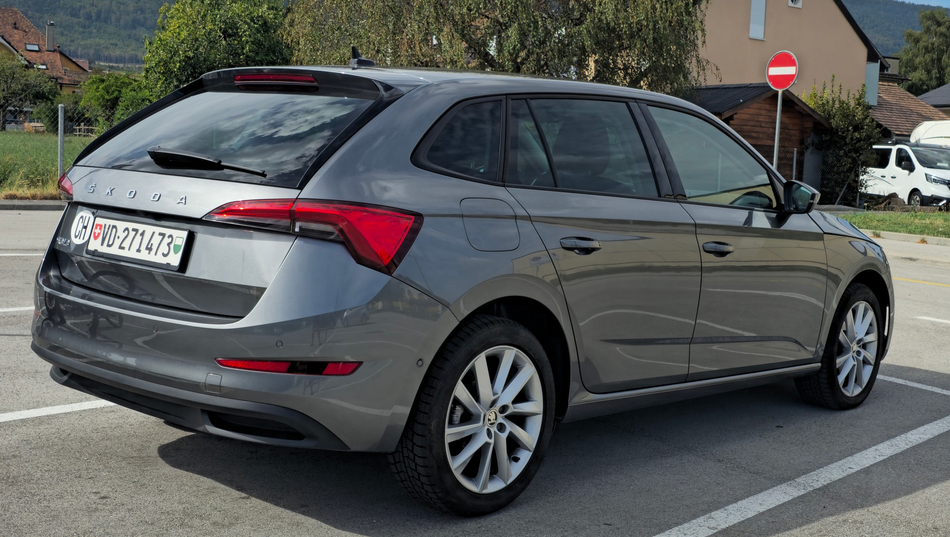 SKODA Scala 1.5 TSI ACT Style DSG-image-2