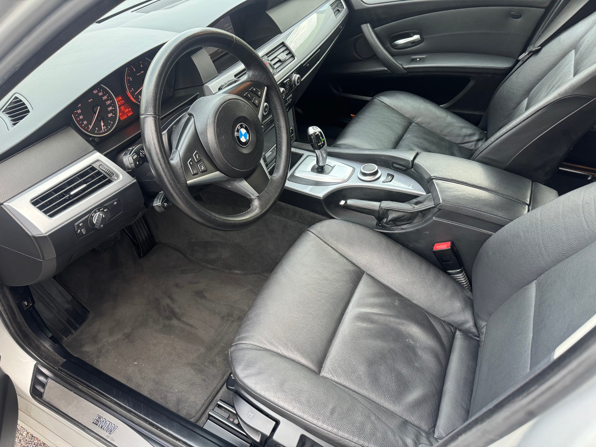 BMW 523i Touring Steptronic-image-6