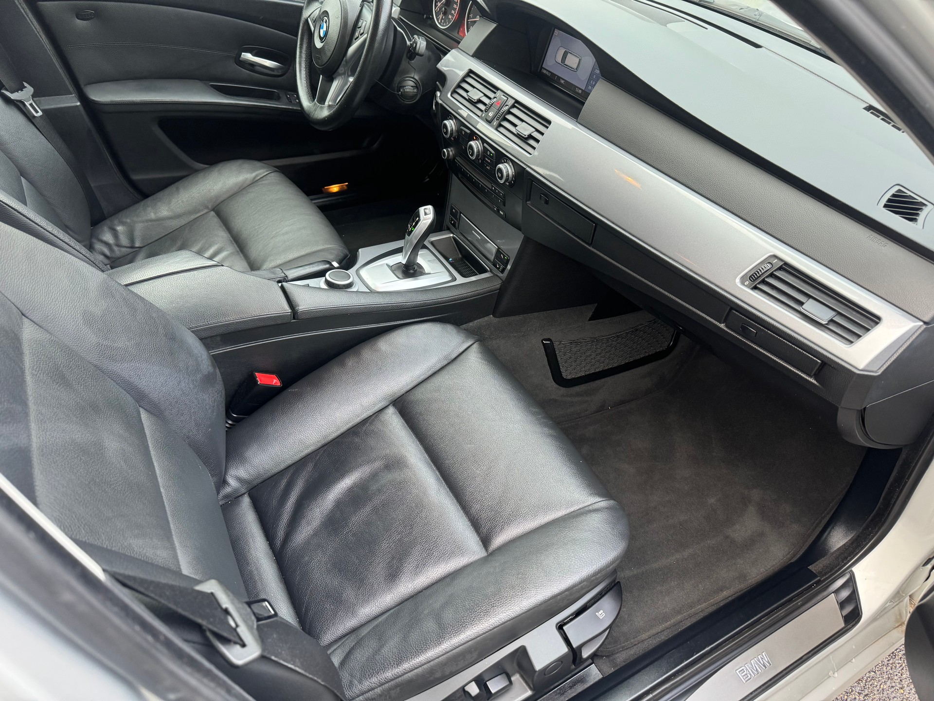 BMW 523i Touring Steptronic-image-7