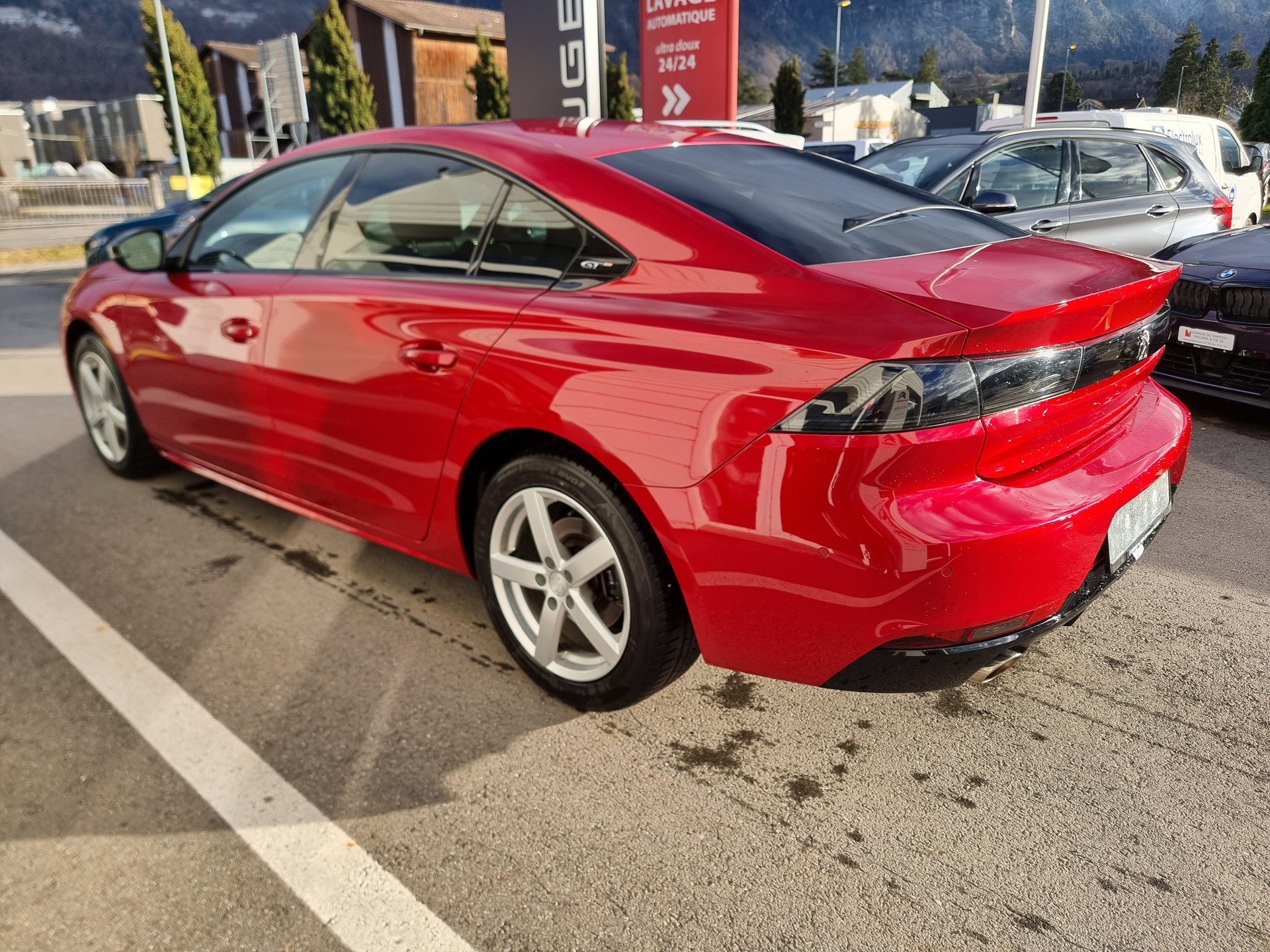 PEUGEOT 508 1.6 PureTech First Edition EAT8-image-3