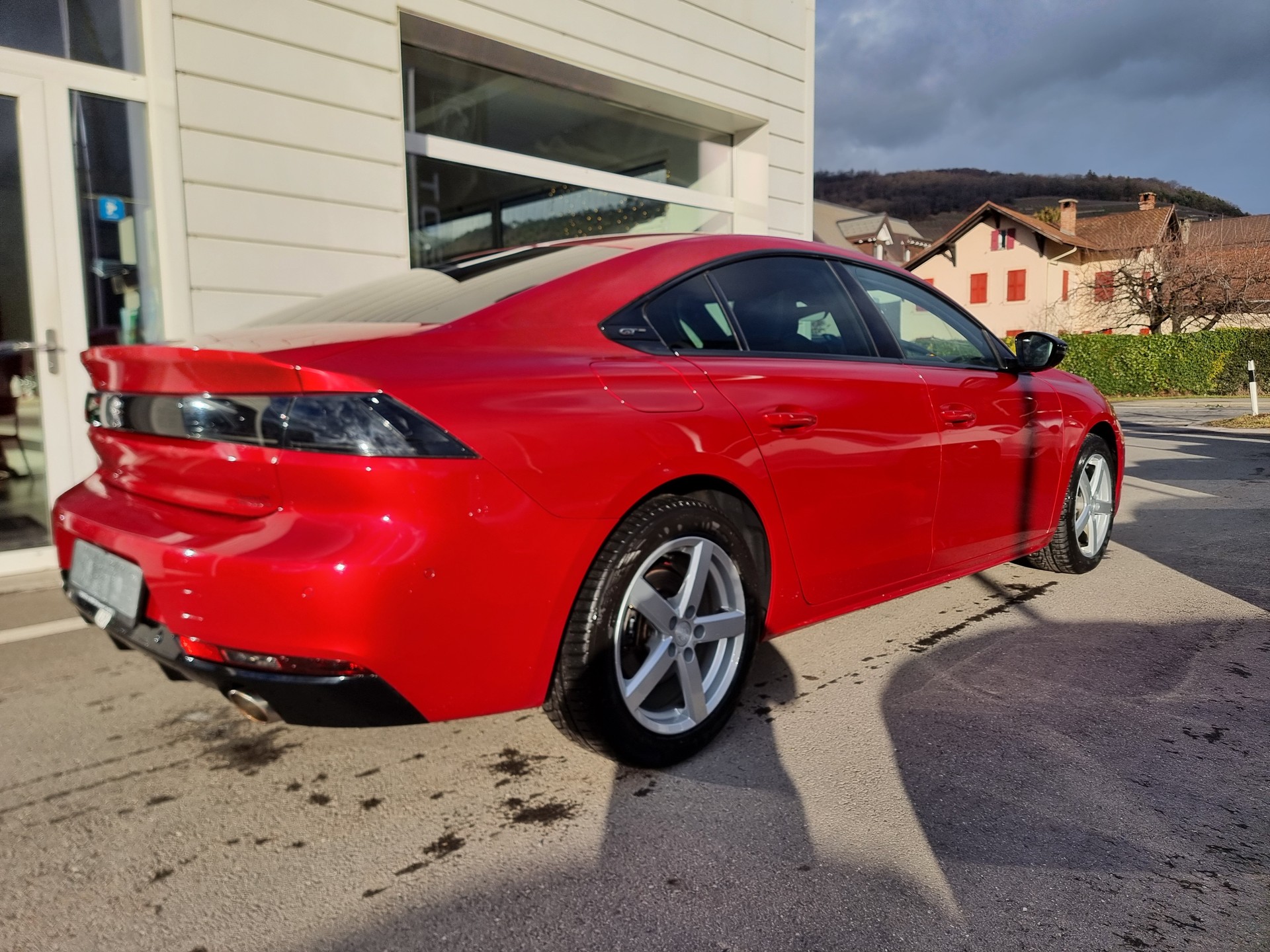 PEUGEOT 508 1.6 PureTech First Edition EAT8-image-1